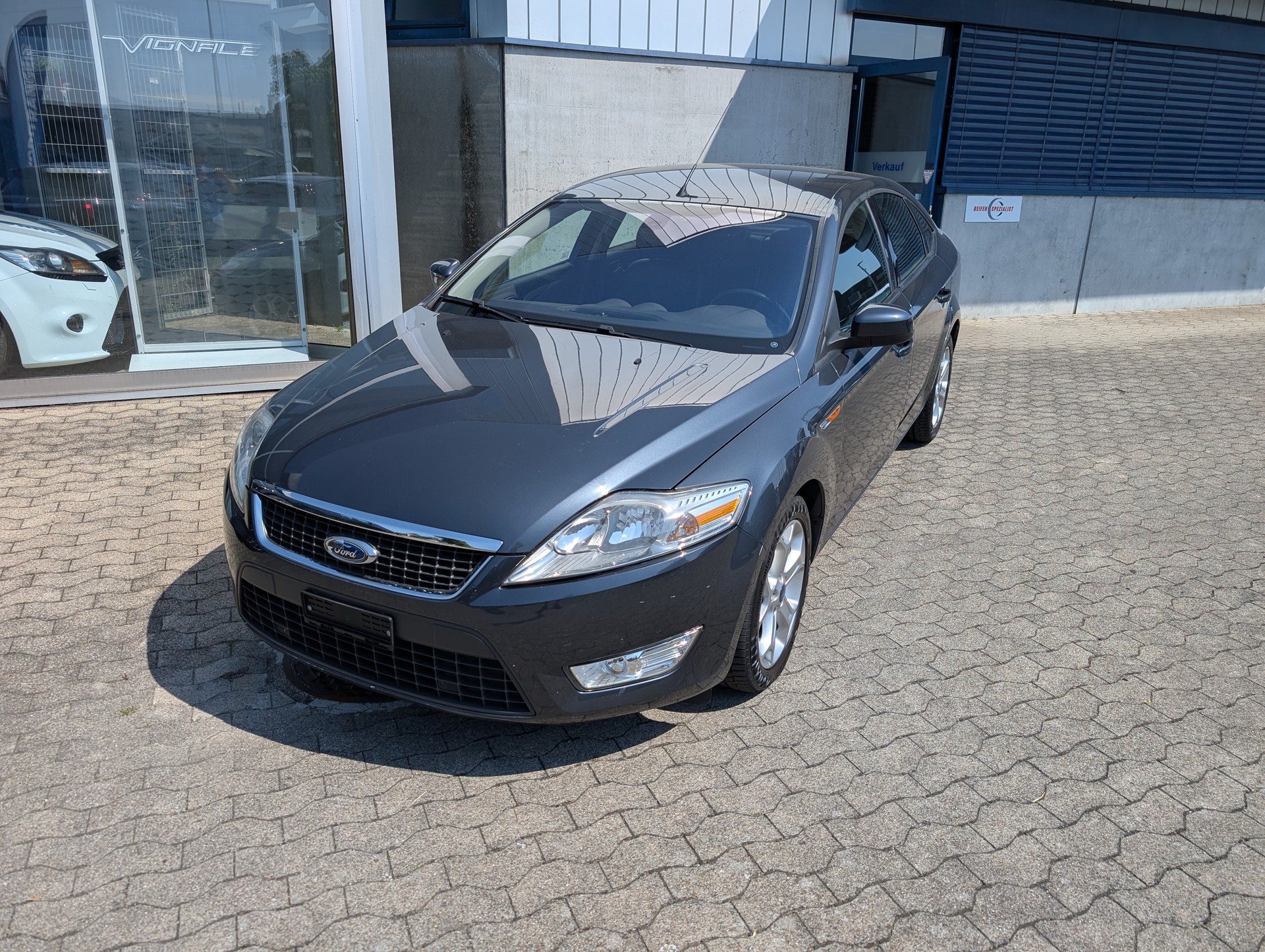 FORD Mondeo 2.0i 16V Titanium-image-0