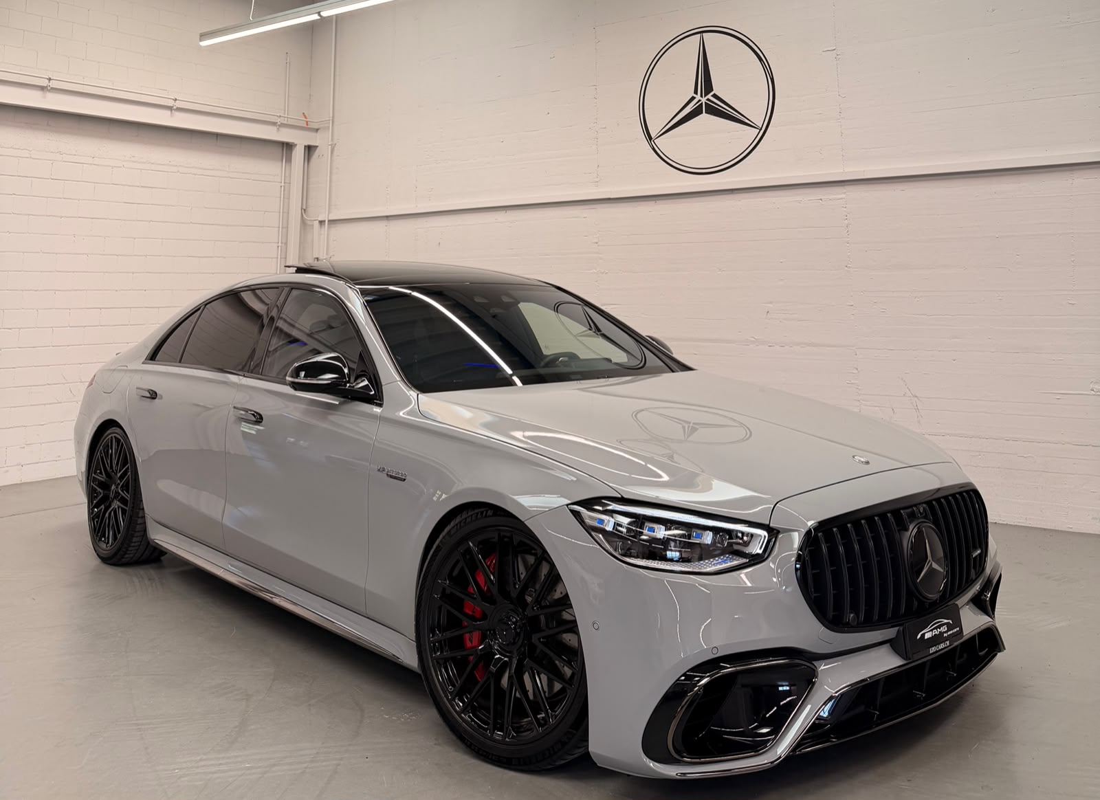 MERCEDES-BENZ S 63 AMG L 4Matic+ 9G-Tronic Edition 1 Limited Grey Black Performance Vollausstattung Gratisservice und Garantie-showroom-element-3