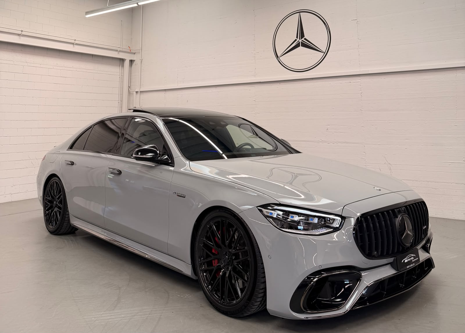 MERCEDES-BENZ S 63 AMG L 4Matic+ 9G-Tronic Edition 1 Limited Grey Black Performance Vollausstattung Gratisservice und Garantie-showroom-element-1