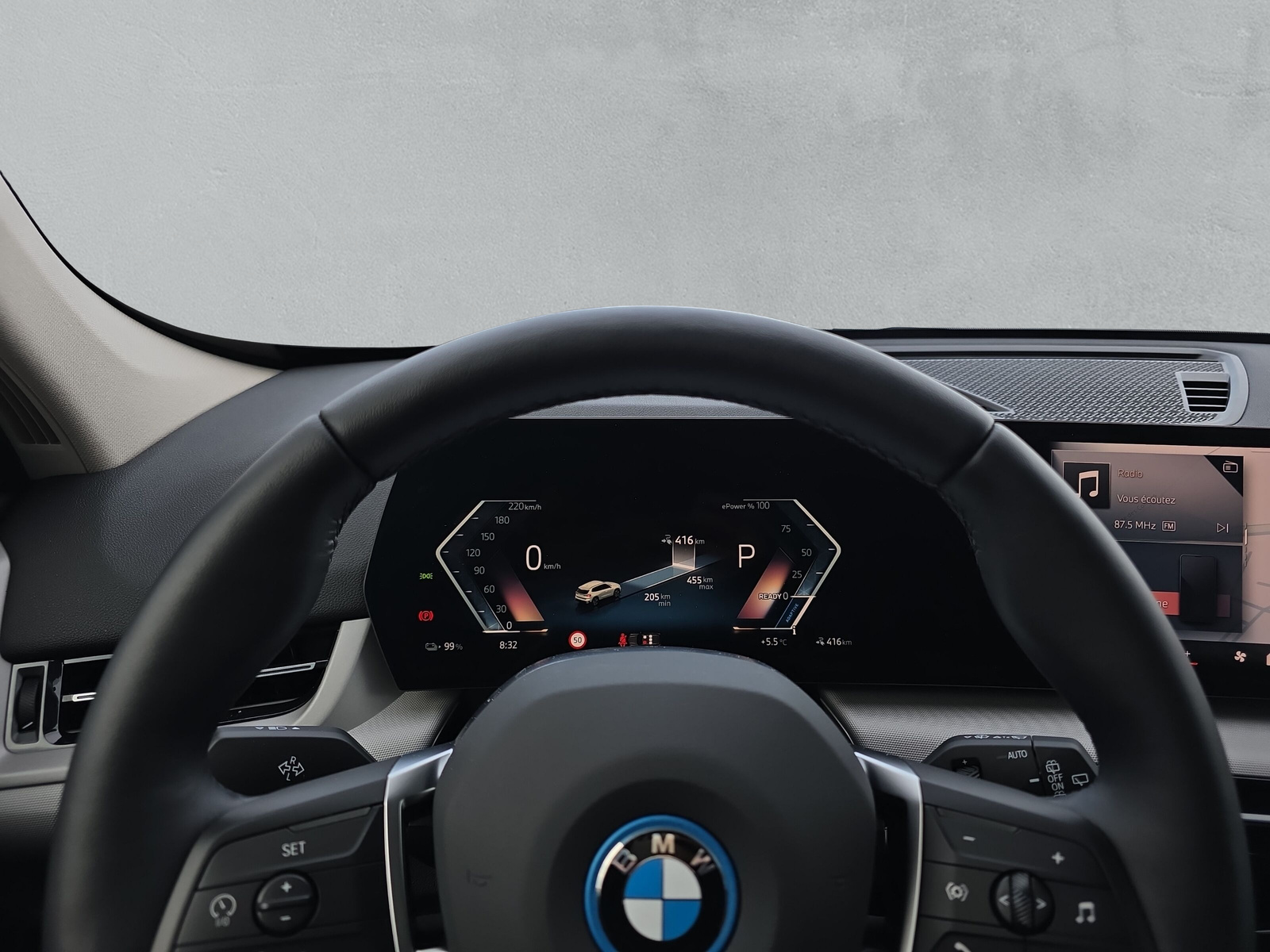 BMW iX1 eDrive 20-image-17