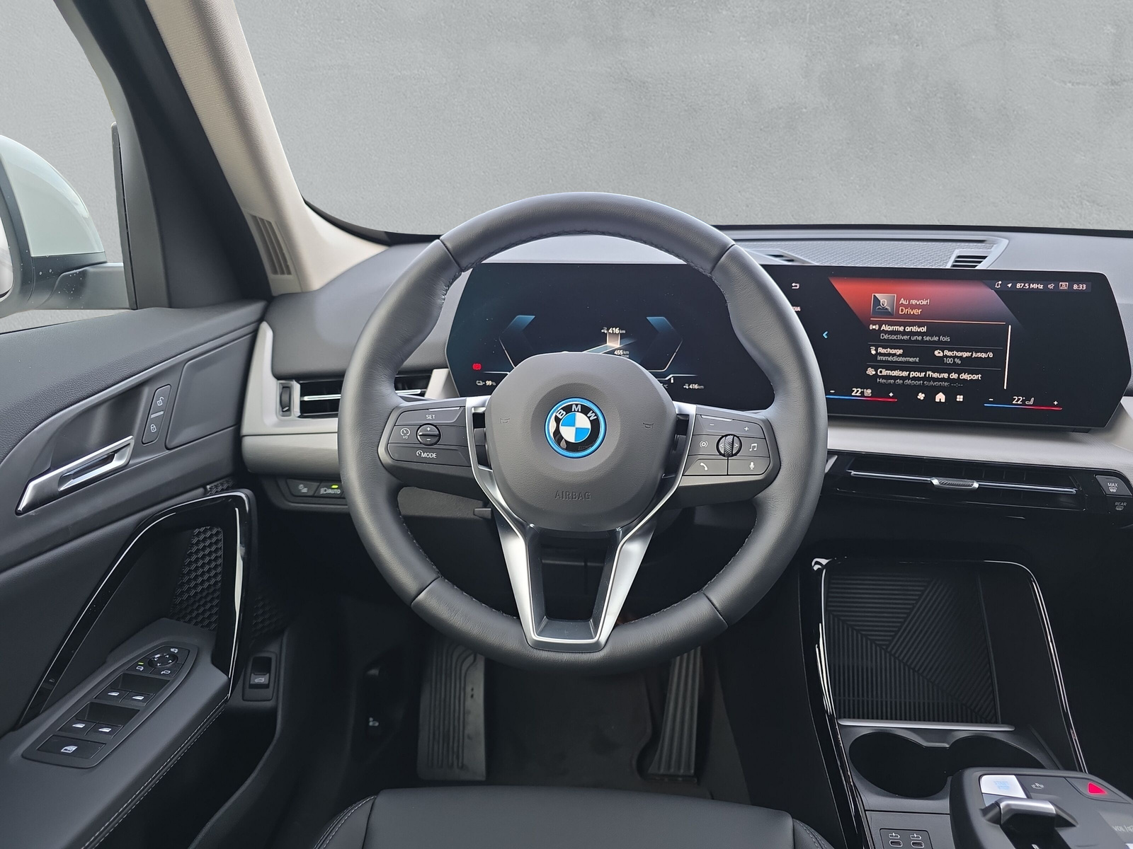 BMW iX1 eDrive 20-image-15
