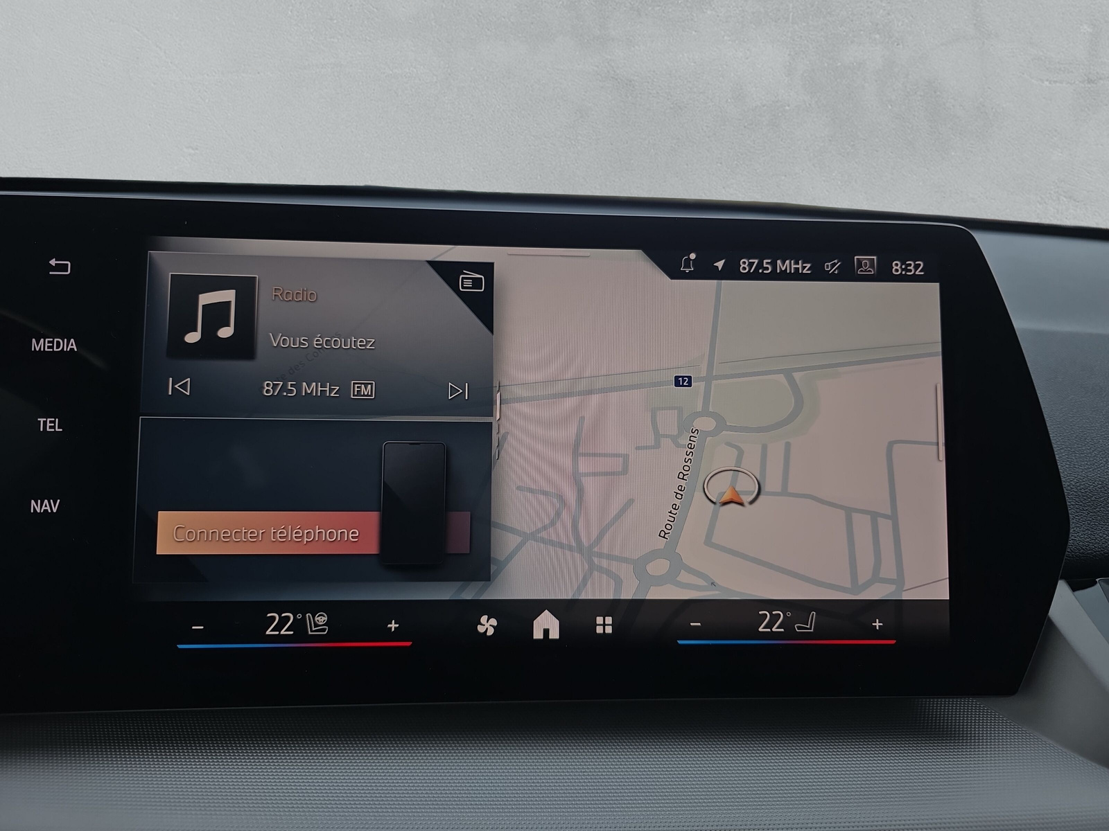 BMW iX1 eDrive 20-image-14