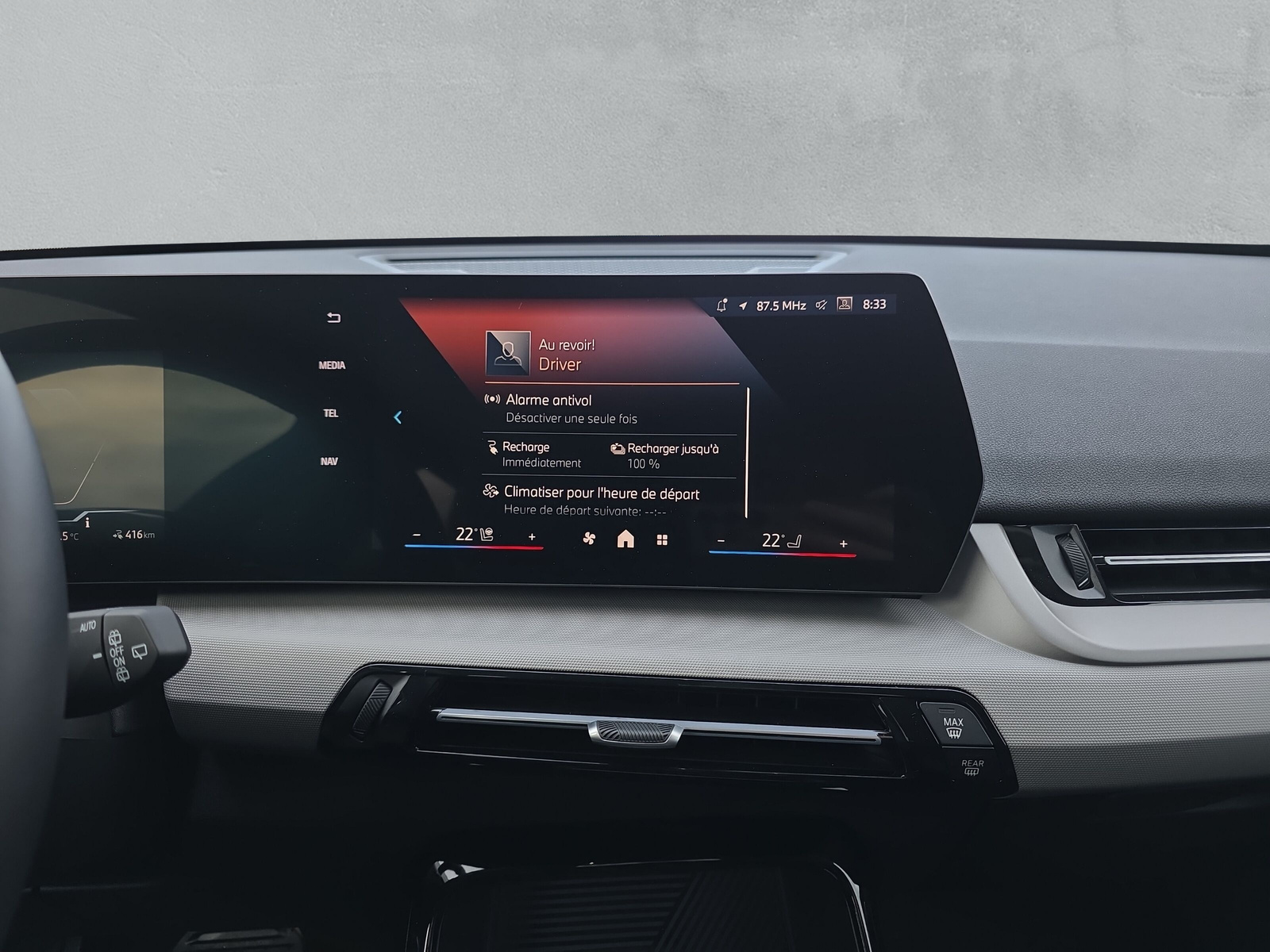 BMW iX1 eDrive 20-image-13