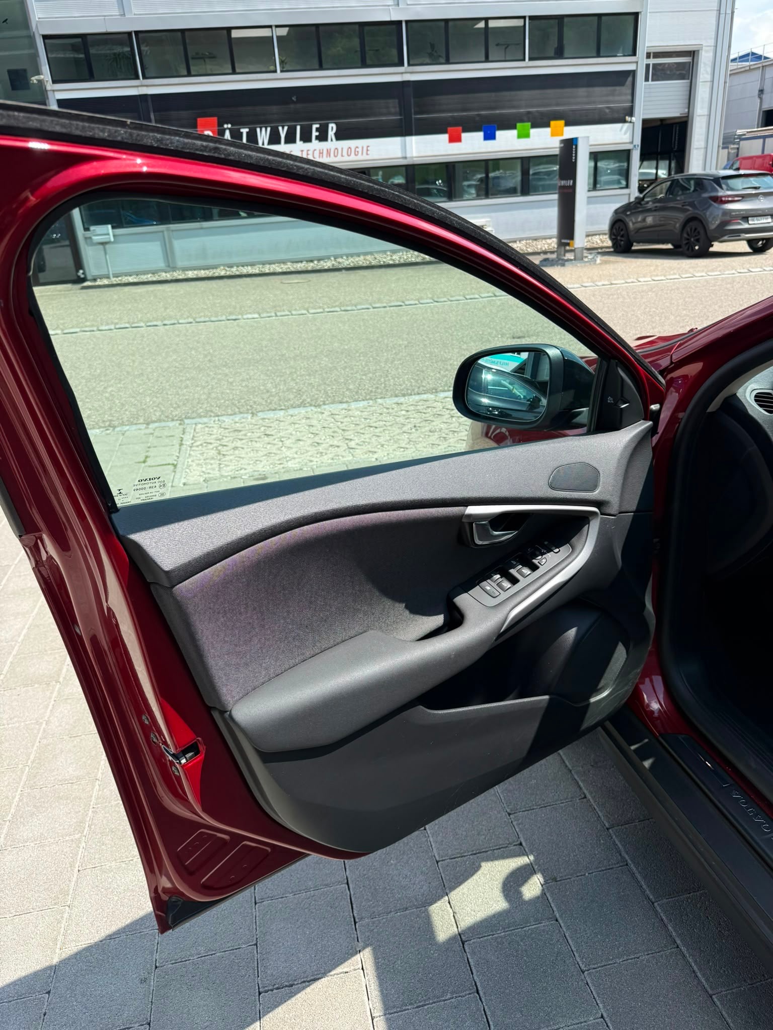 VOLVO V40 Cross Country Plus D3-image-25
