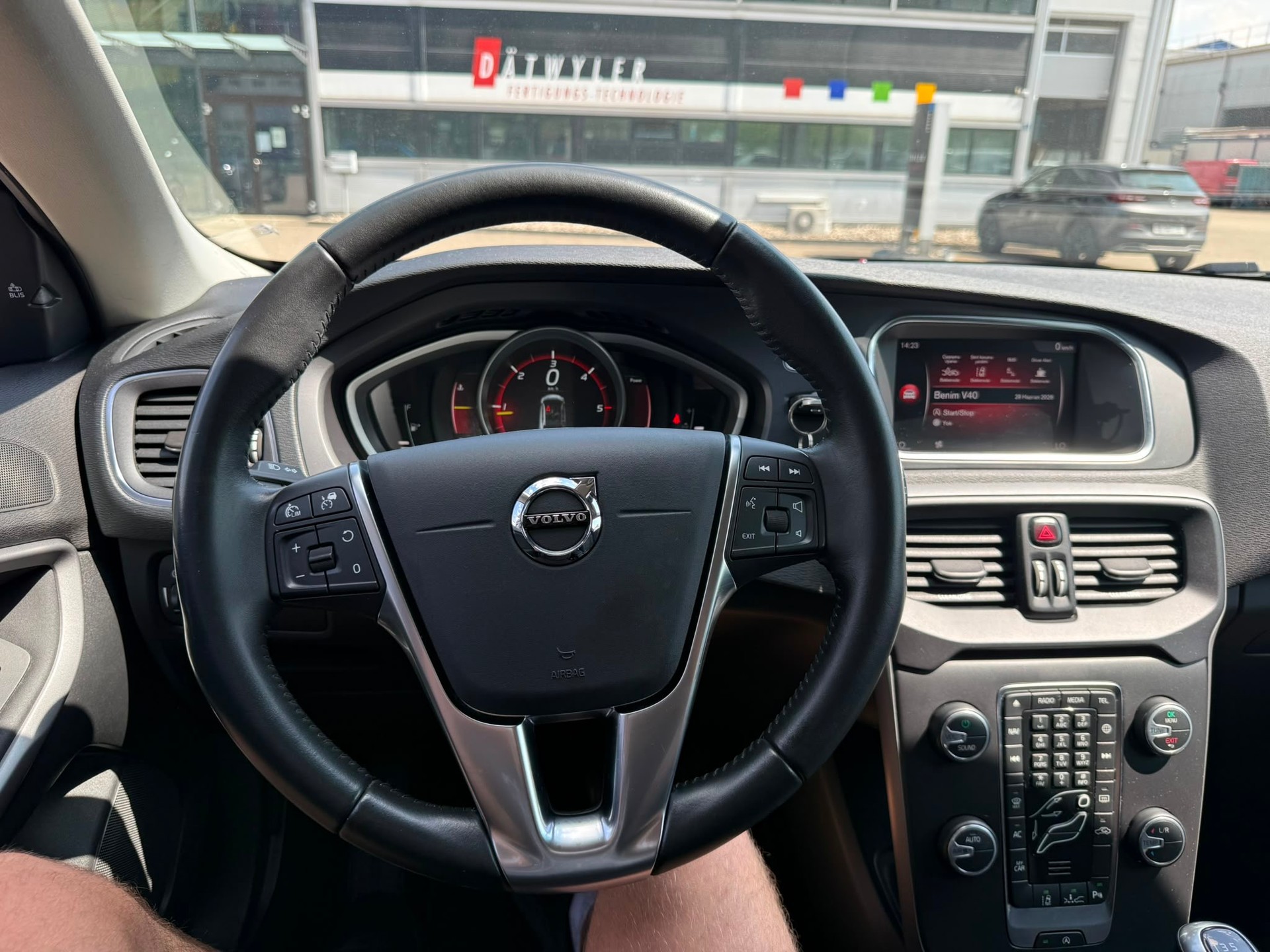 VOLVO V40 Cross Country Plus D3-image-20