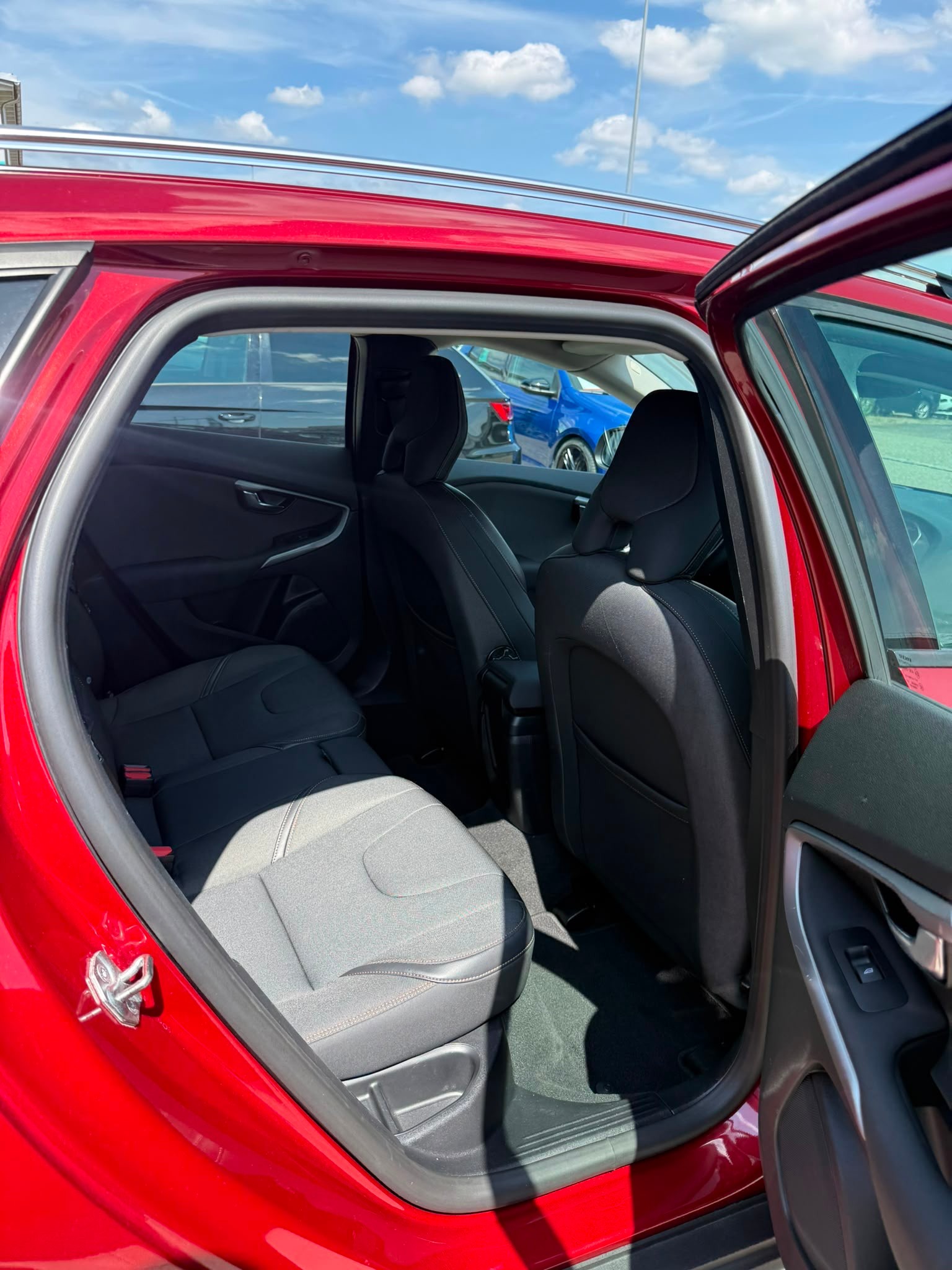 VOLVO V40 Cross Country Plus D3-image-13