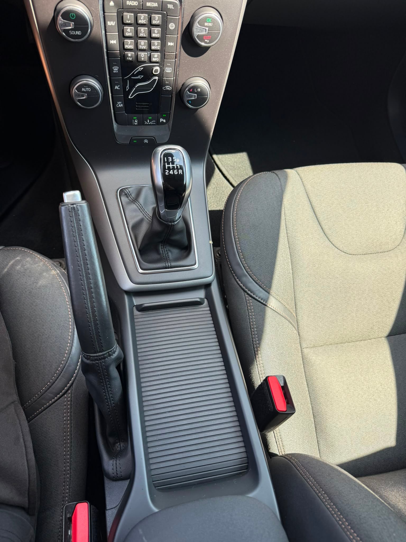 VOLVO V40 Cross Country Plus D3-image-21