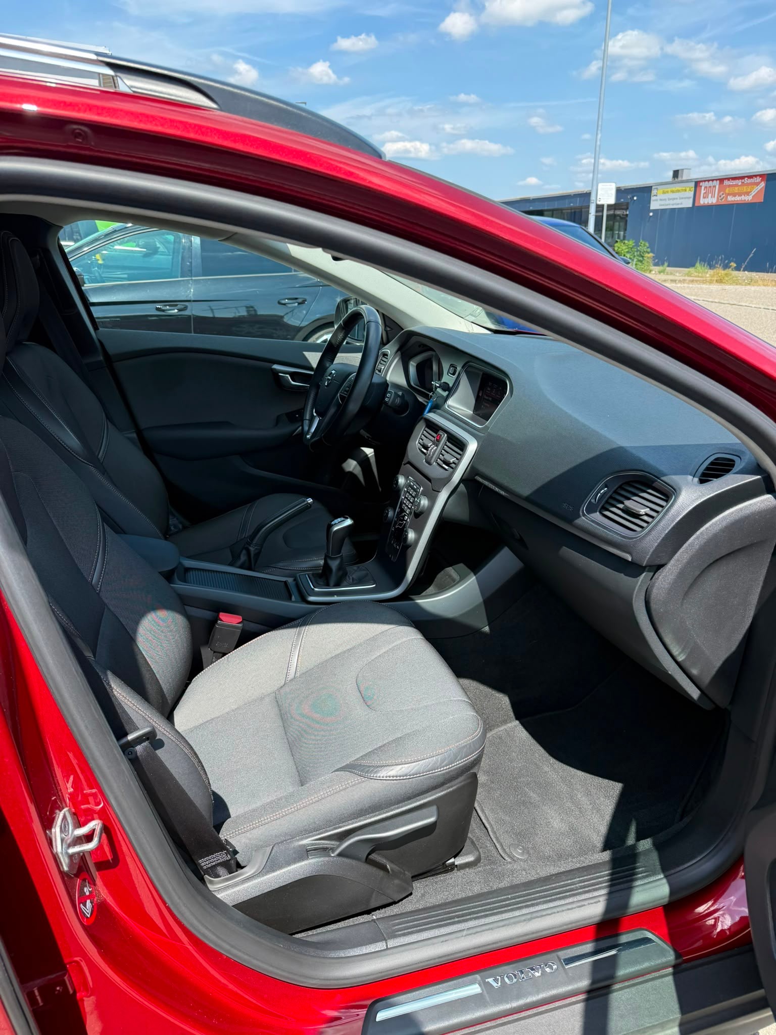 VOLVO V40 Cross Country Plus D3-image-12