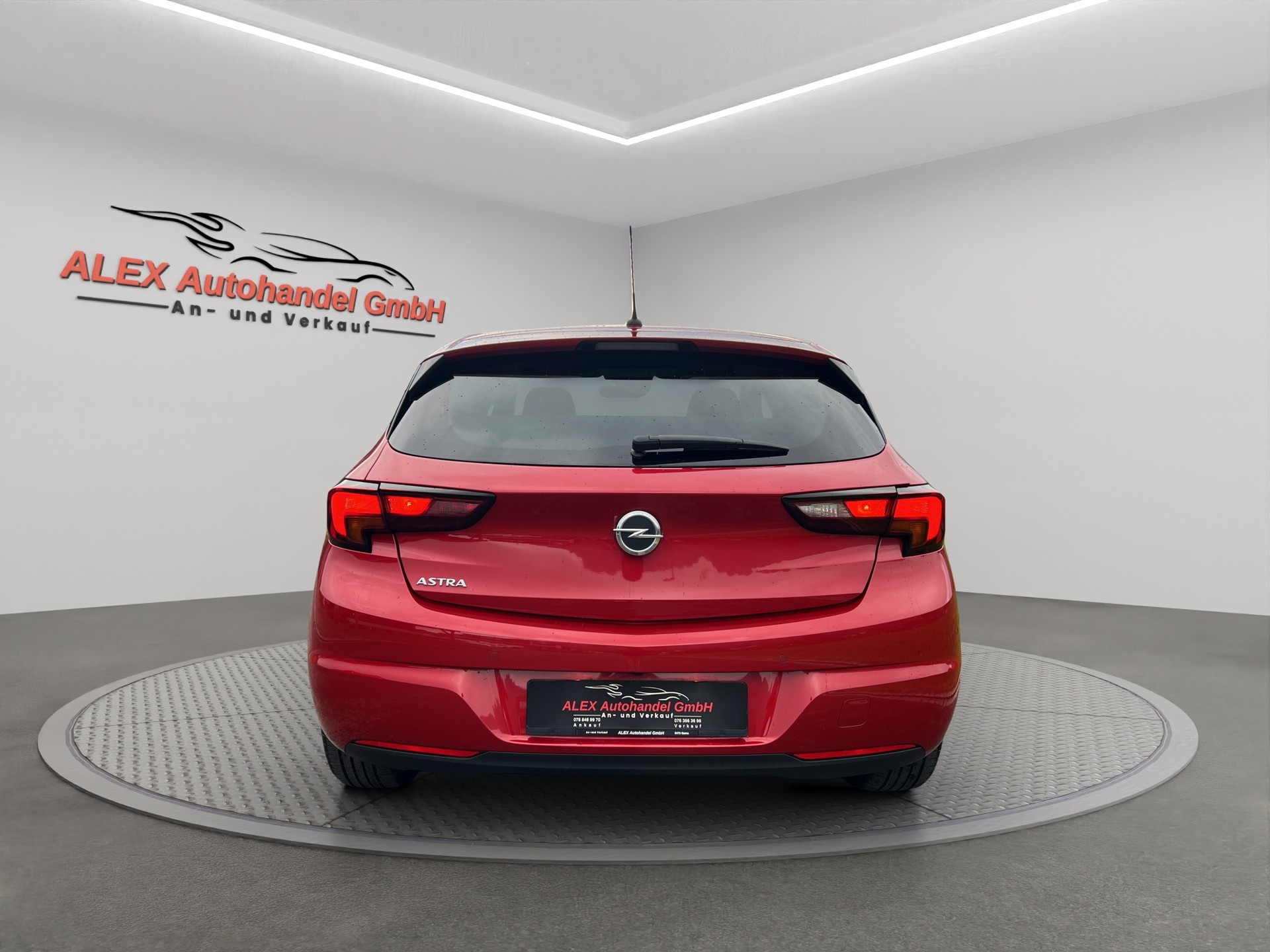 OPEL Astra 1.2i Turbo Elegance-image-4