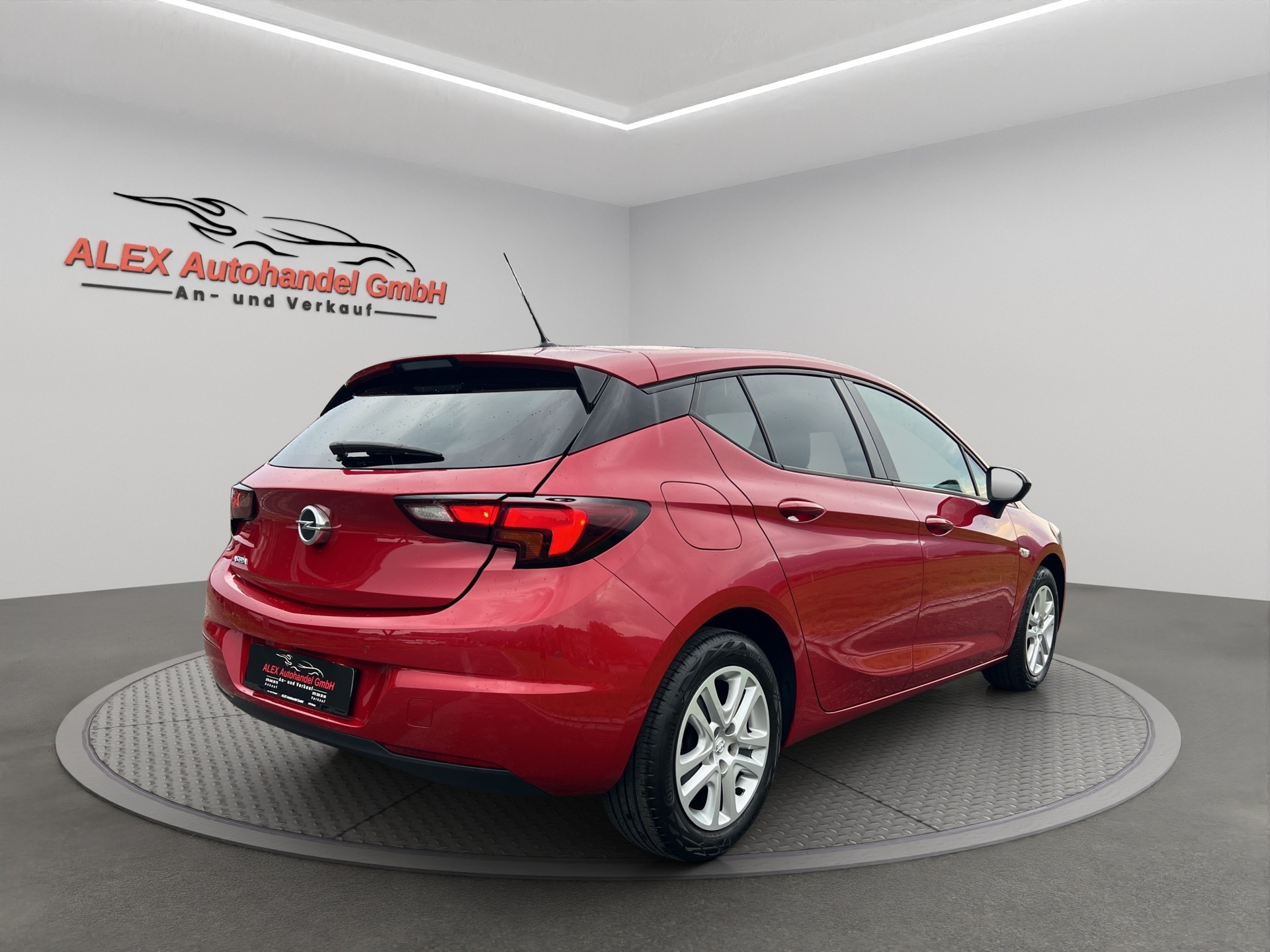 OPEL Astra 1.2i Turbo Elegance-image-6