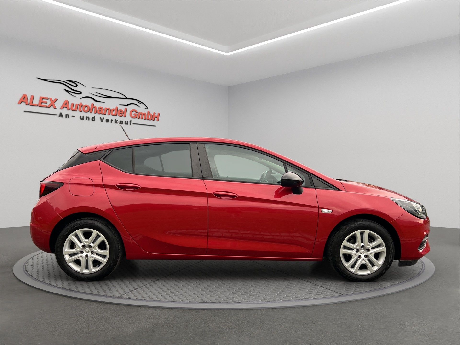 OPEL Astra 1.2i Turbo Elegance-image-7