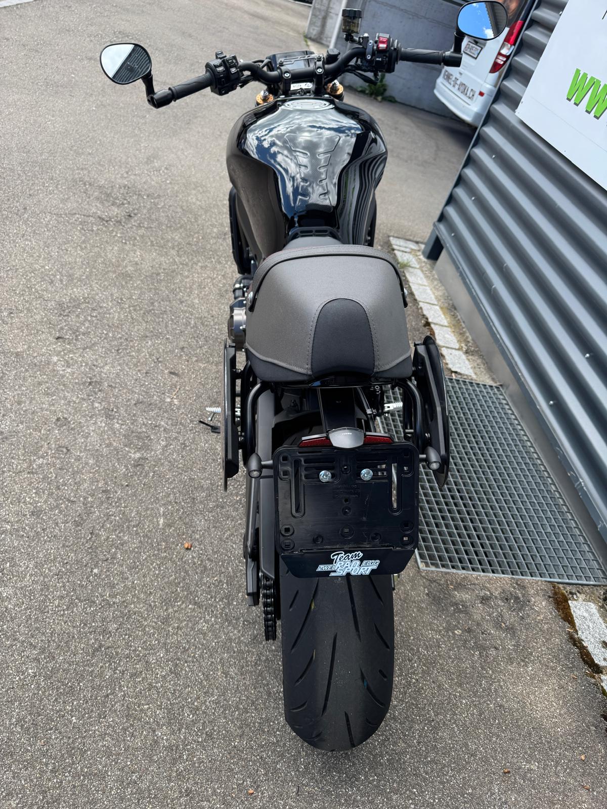 YAMAHA XSR 900-image-5