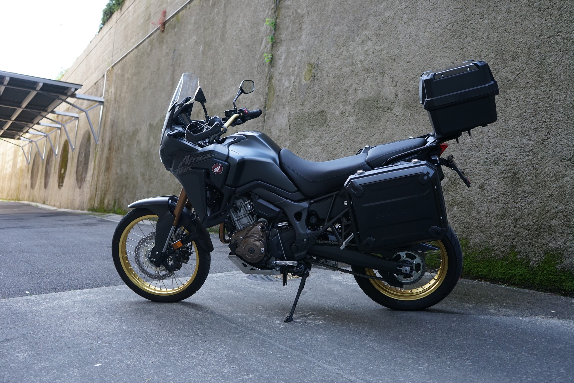 HONDA CRF 1000A Africa Twin-image-5