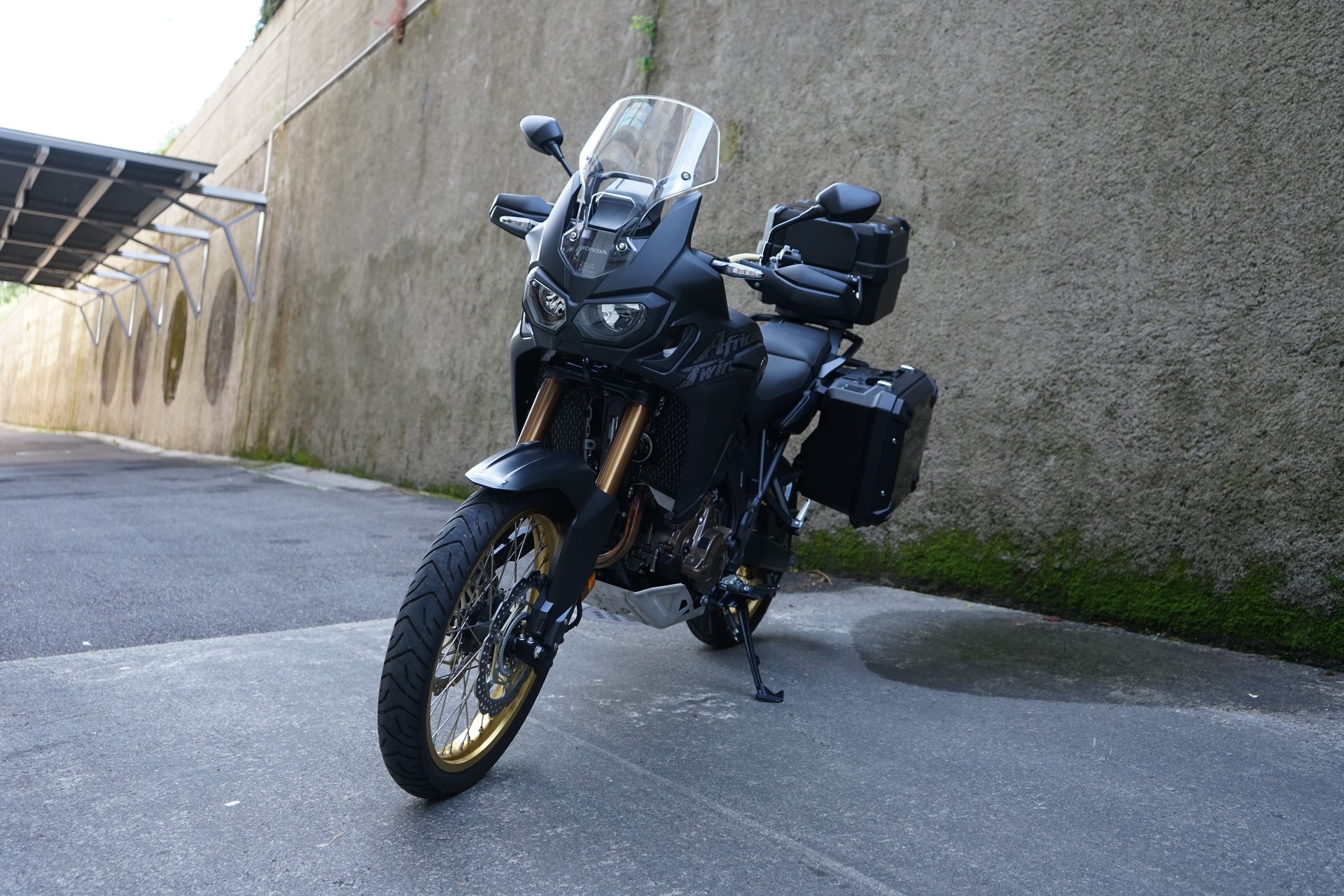 HONDA CRF 1000A Africa Twin-image-4