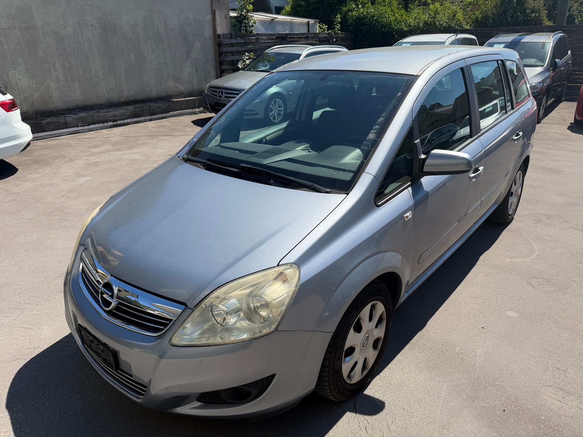 OPEL Zafira 1.8i 16V-image-0