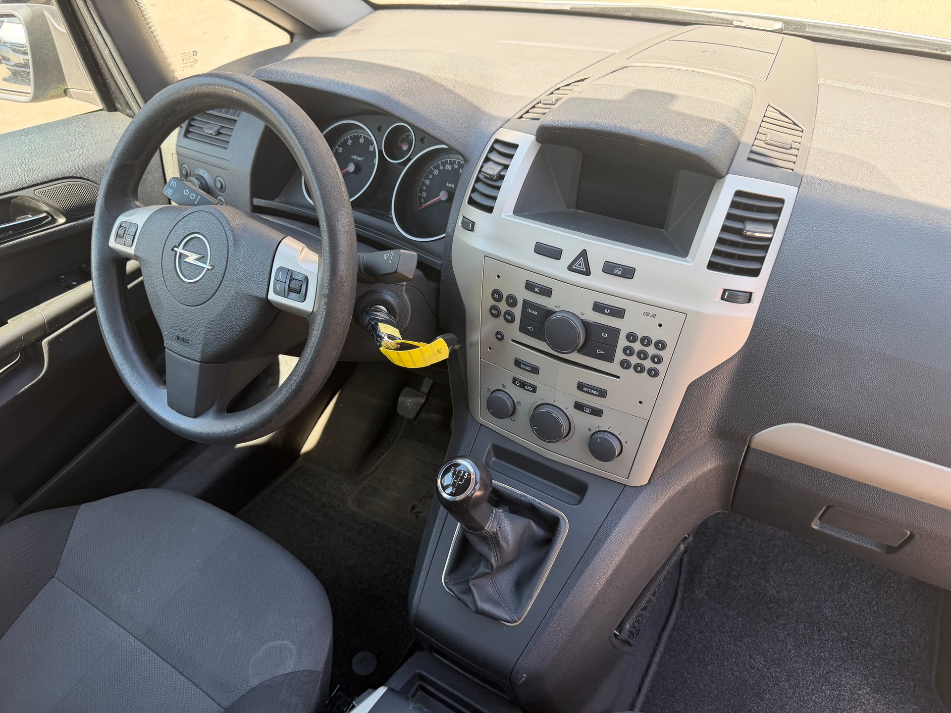 OPEL Zafira 1.8i 16V-image-14
