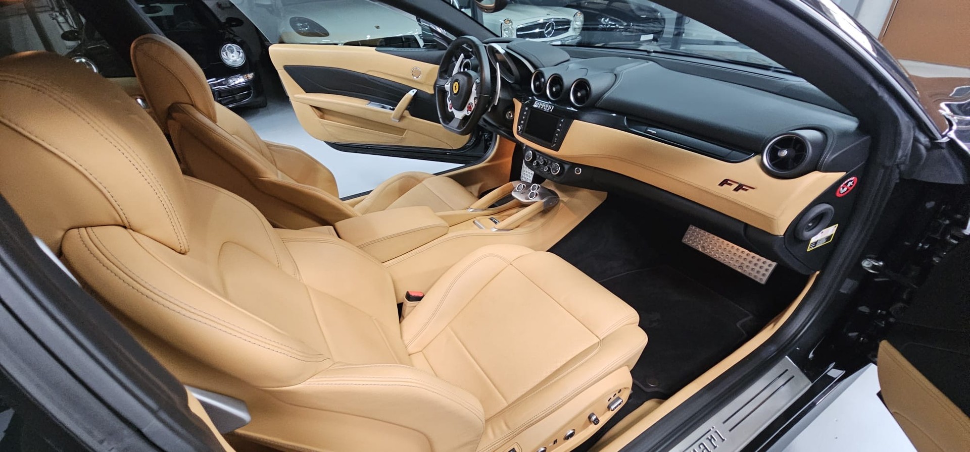 FERRARI FF-image-9