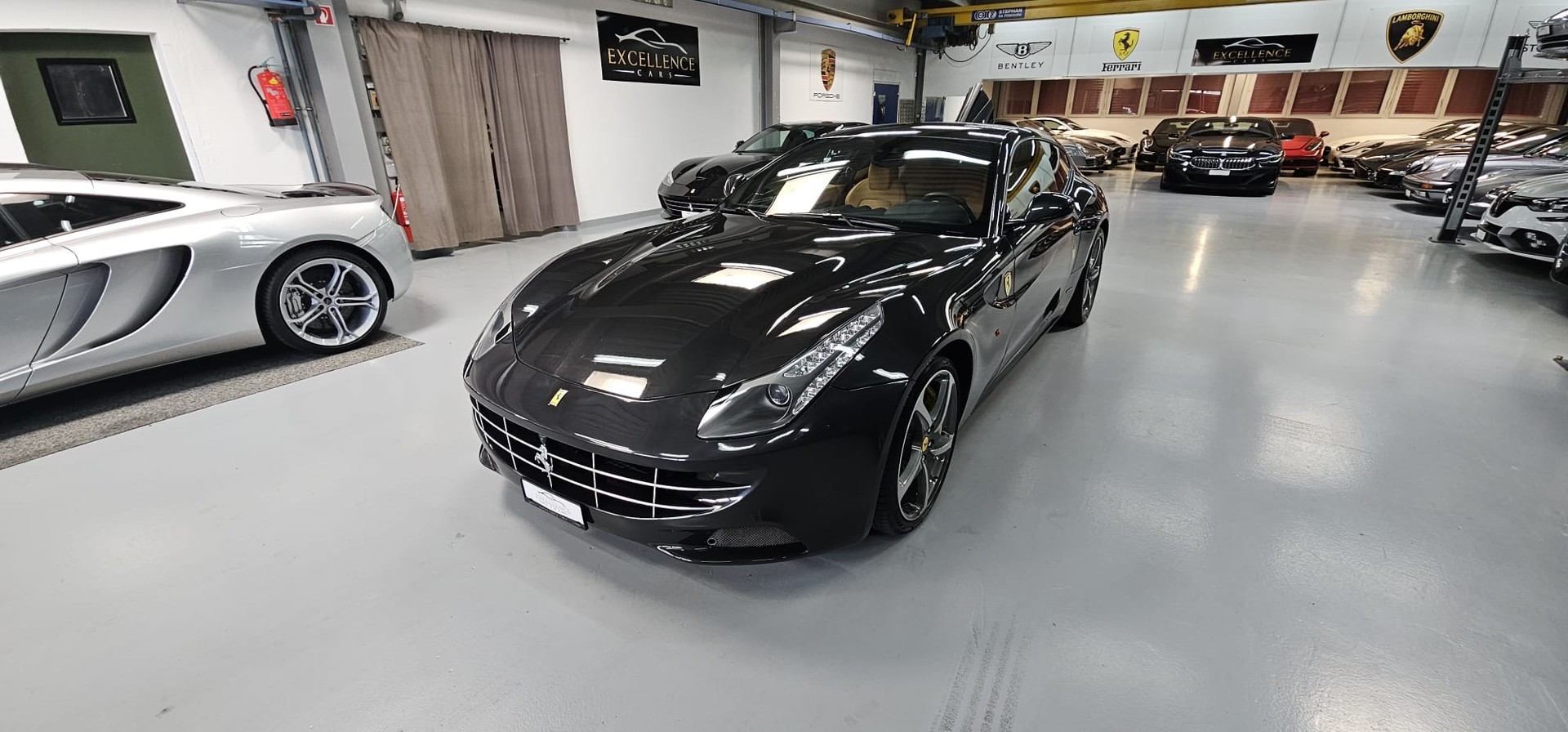 FERRARI FF