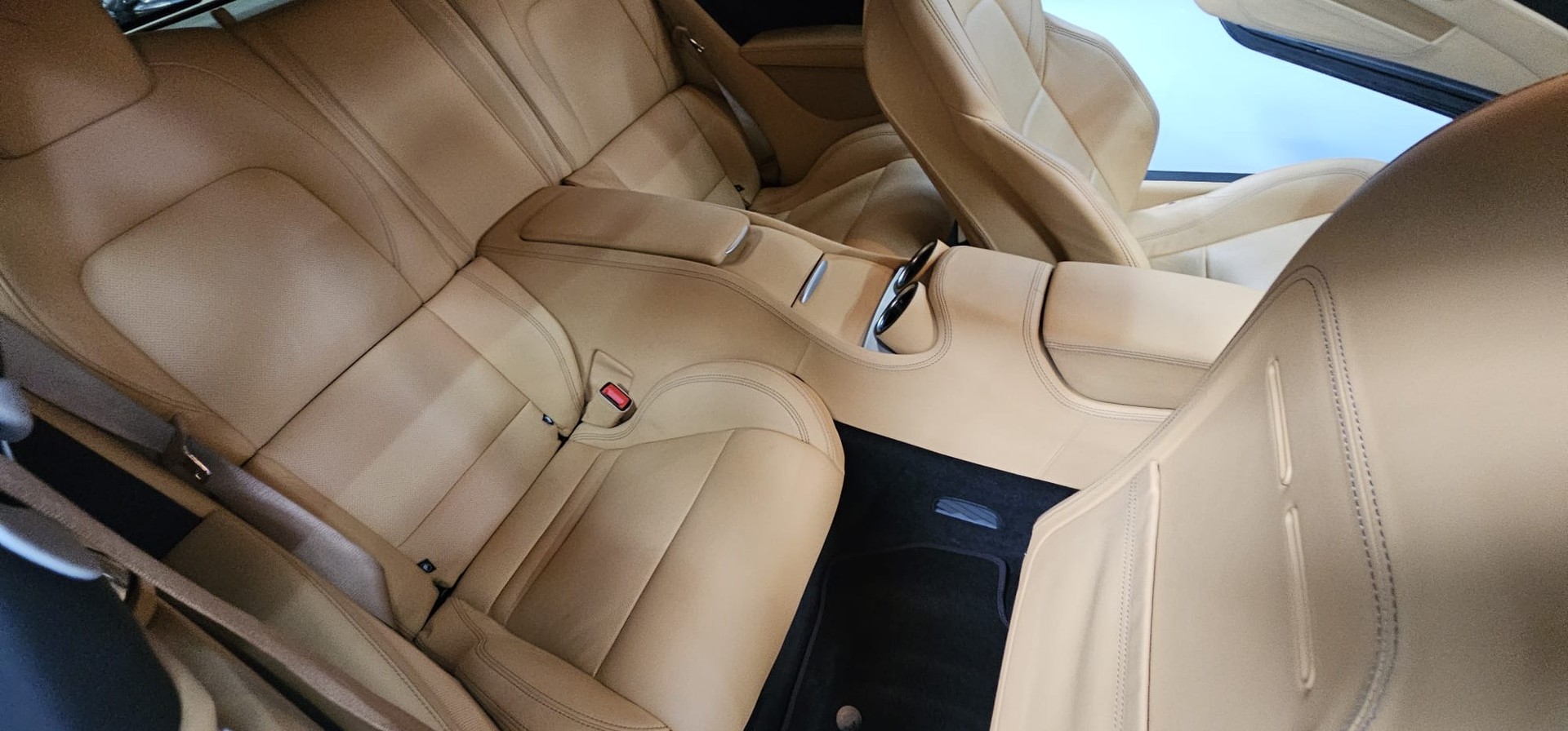 FERRARI FF-image-10