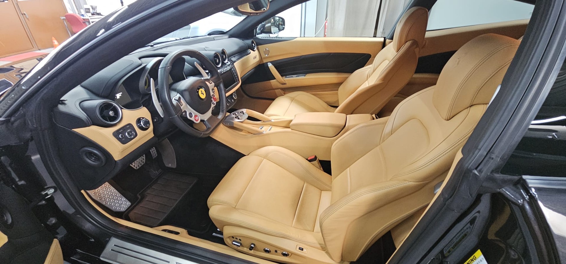 FERRARI FF-image-7