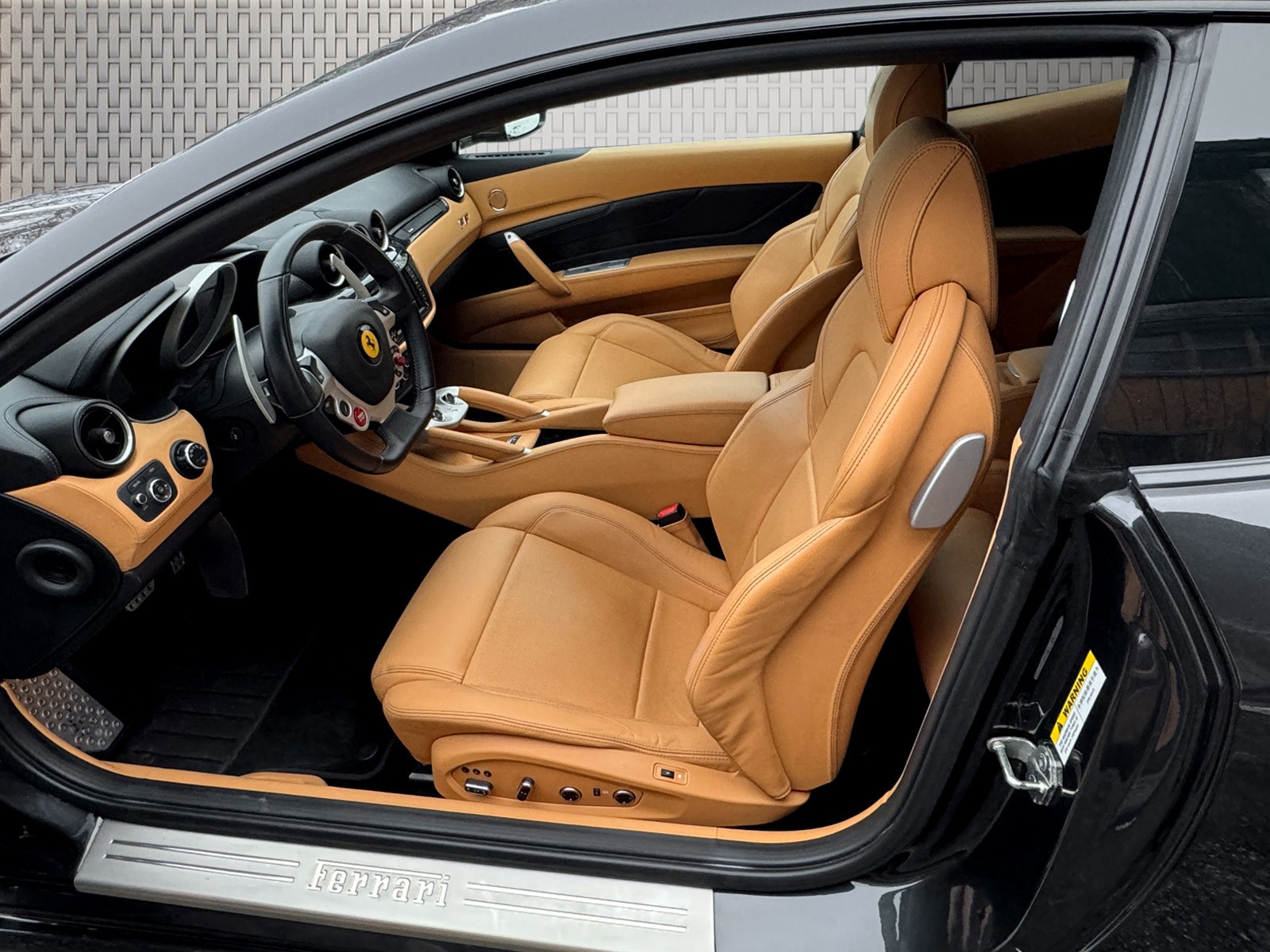 FERRARI FF-image-8
