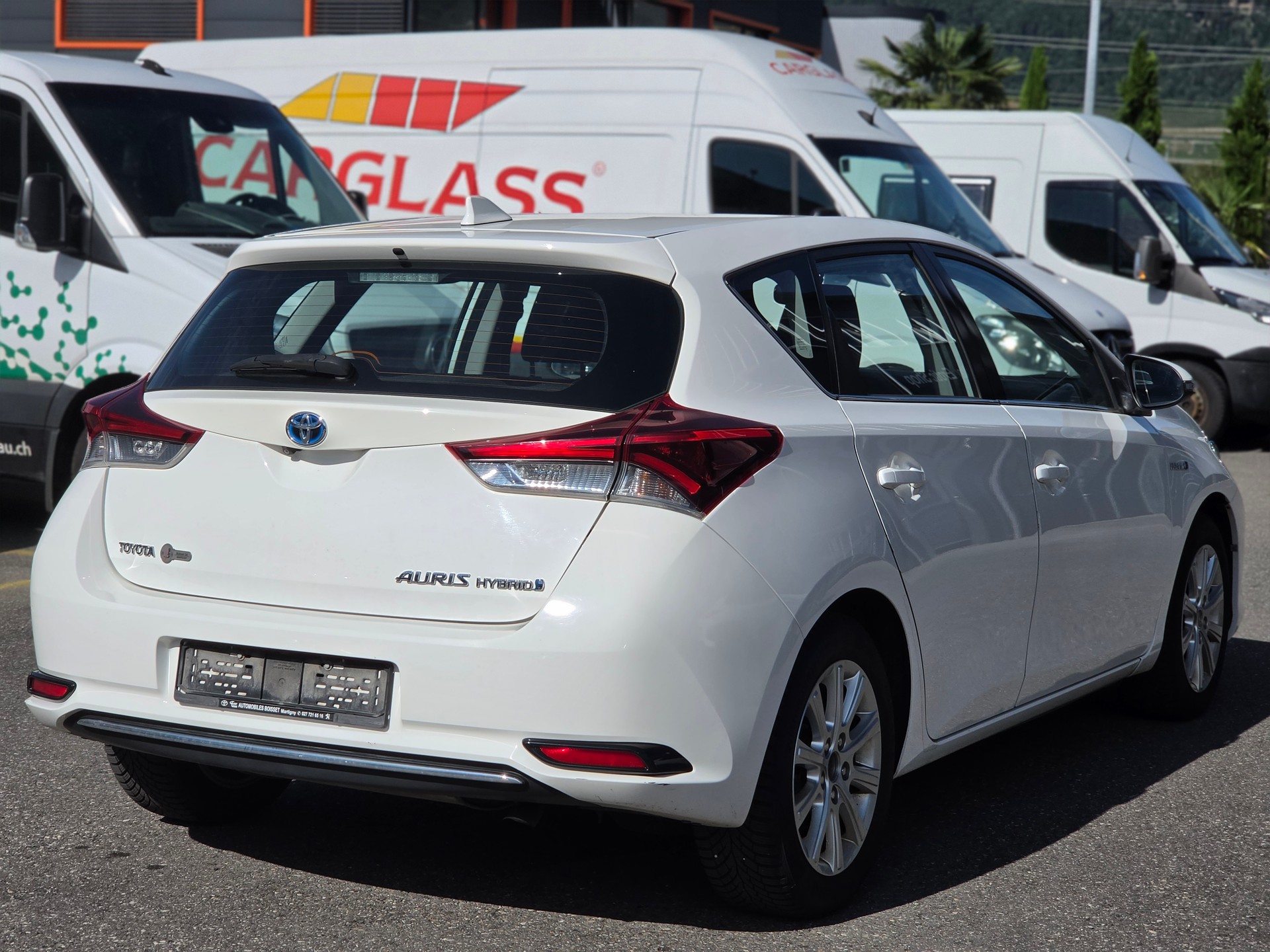 TOYOTA Auris 1.8 HSD Swiss Trend e-CVT-image-5