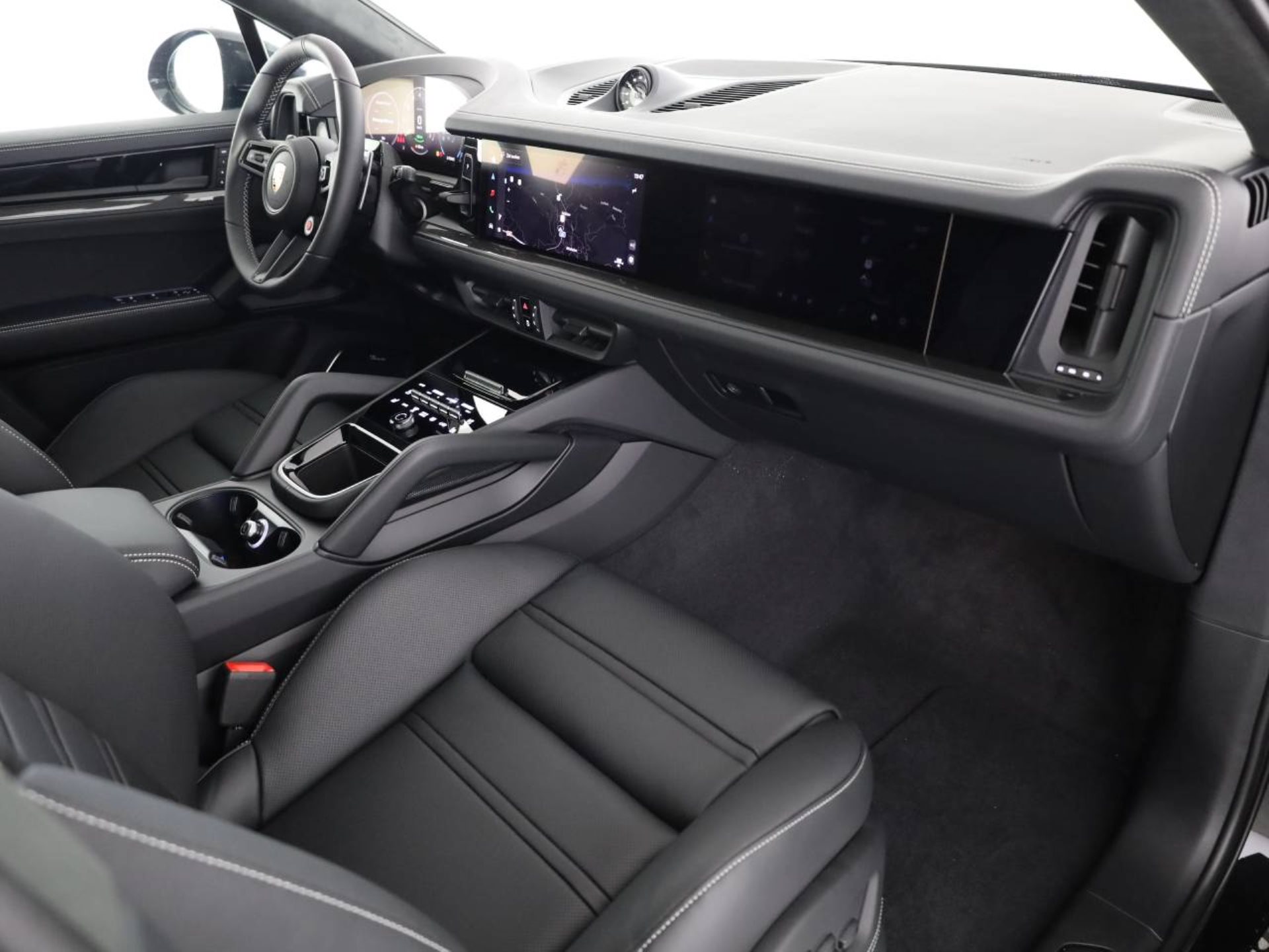 PORSCHE Cayenne Turbo E-Hybrid Coupé mit GT-Paket-image-21
