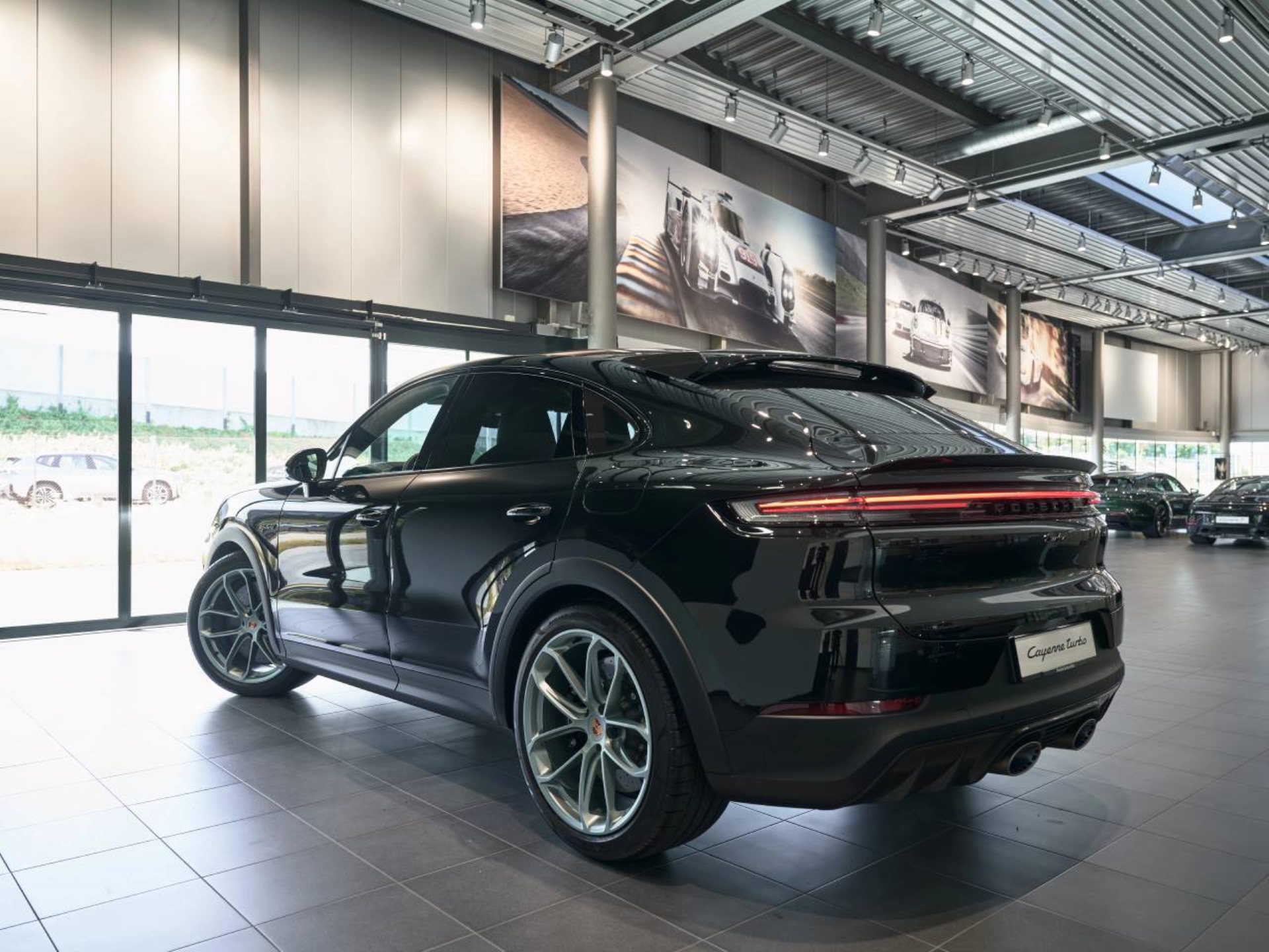 PORSCHE Cayenne Turbo E-Hybrid Coupé mit GT-Paket-image-6