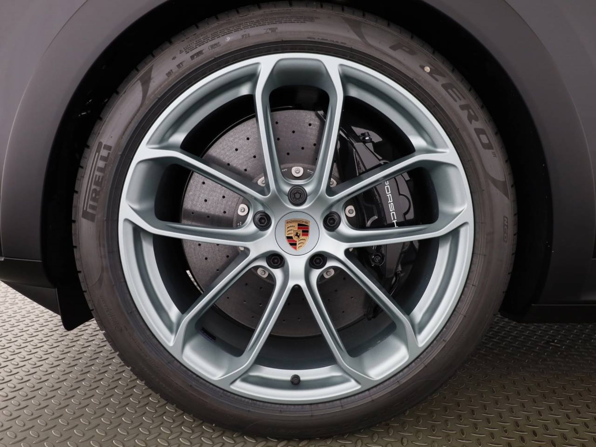 PORSCHE Cayenne Turbo E-Hybrid Coupé mit GT-Paket-image-26