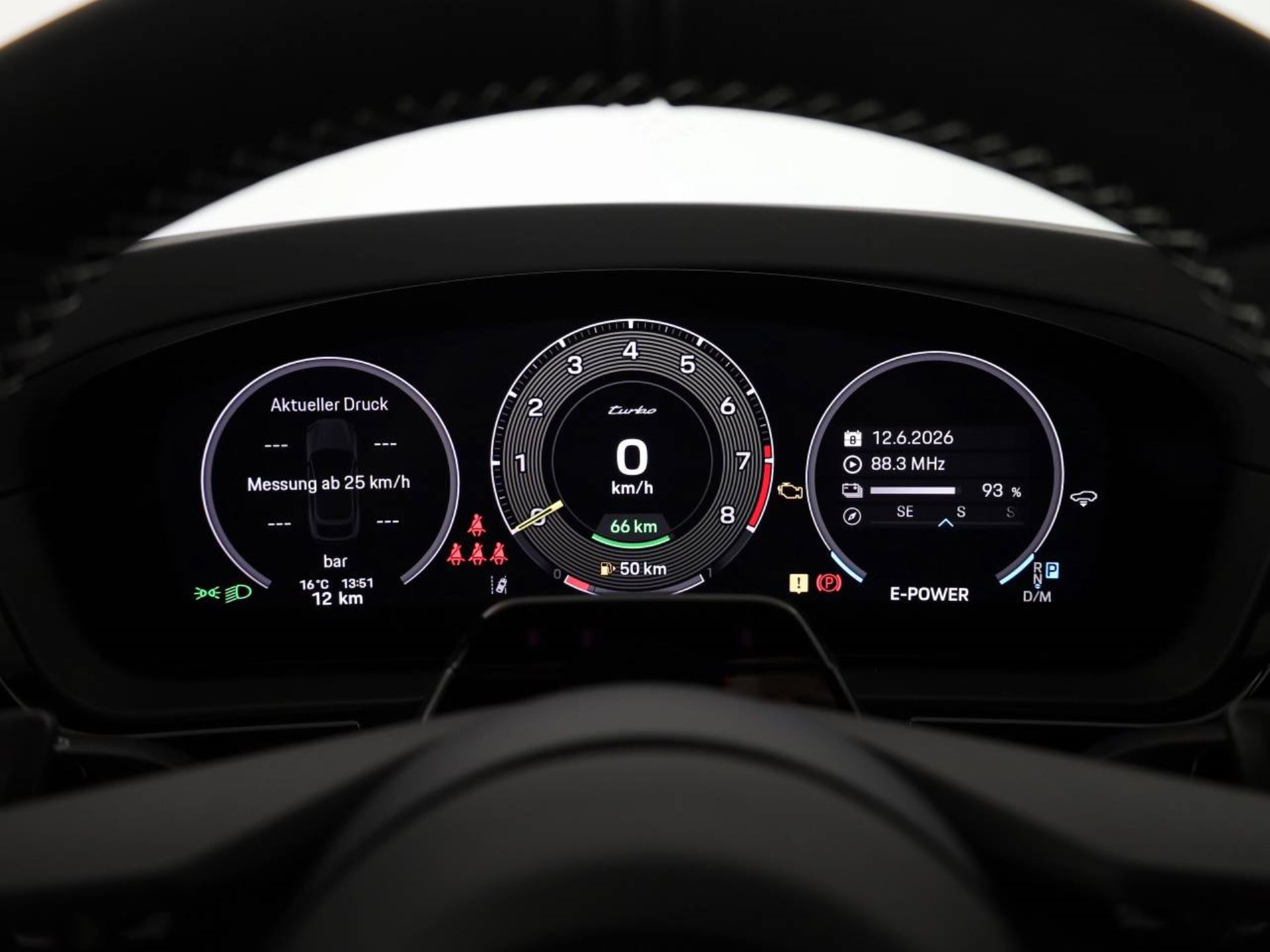 PORSCHE Cayenne Turbo E-Hybrid Coupé mit GT-Paket-image-18