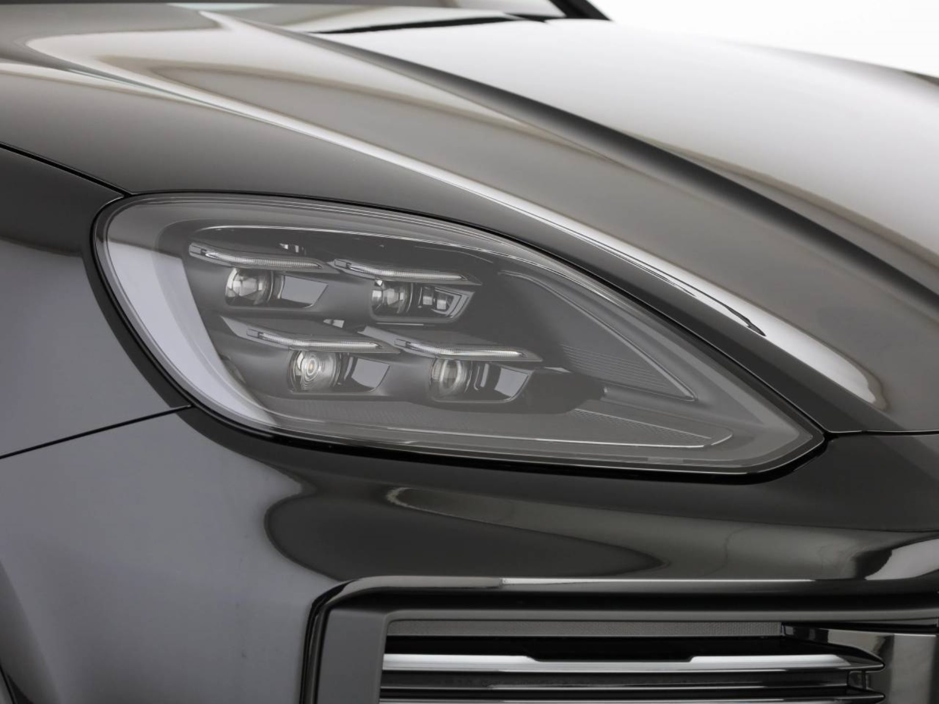 PORSCHE Cayenne Turbo E-Hybrid Coupé mit GT-Paket-image-25