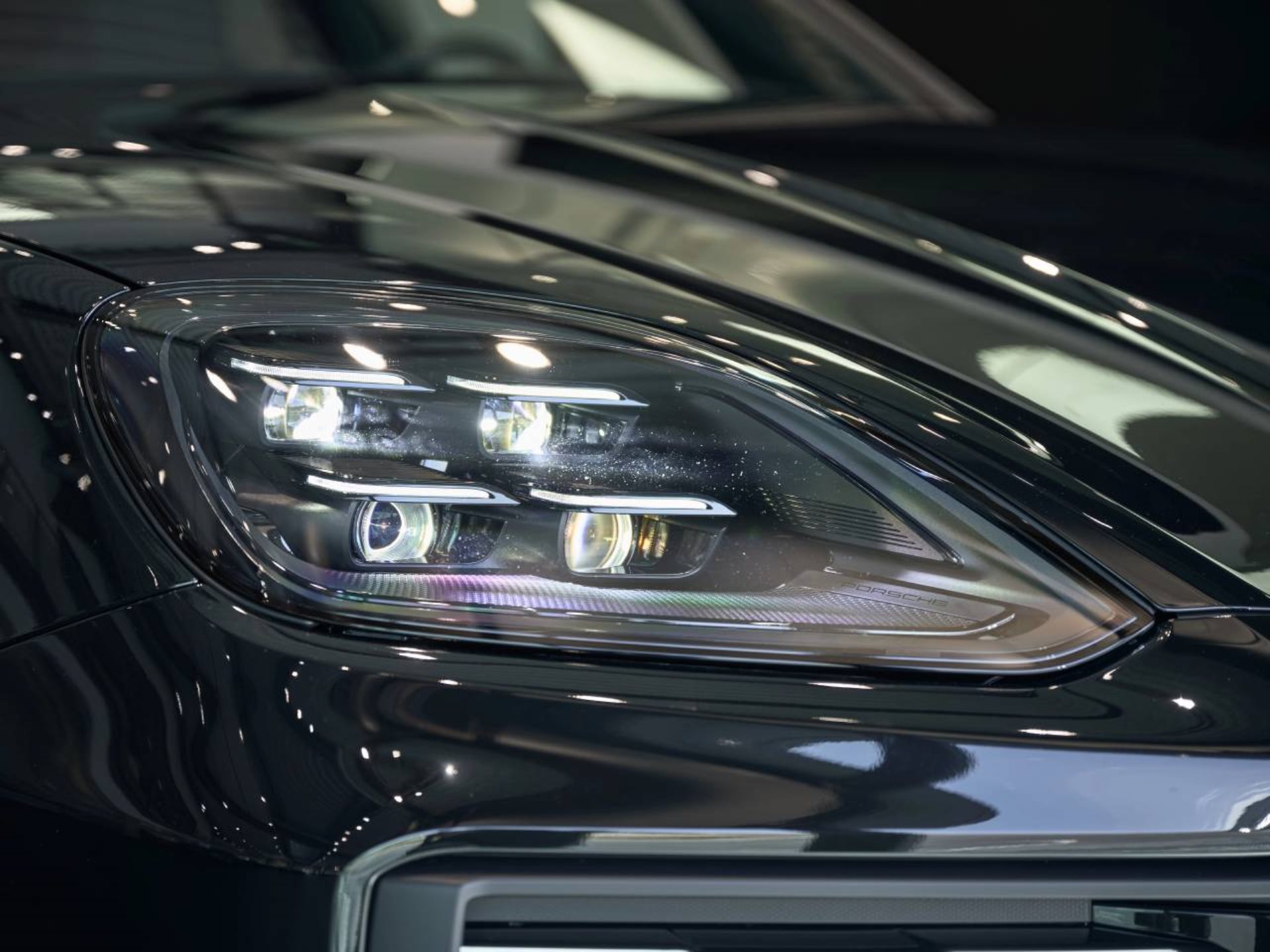 PORSCHE Cayenne Turbo E-Hybrid Coupé mit GT-Paket-image-23