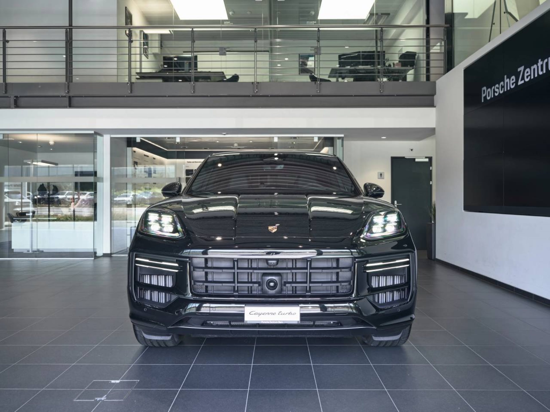PORSCHE Cayenne Turbo E-Hybrid Coupé mit GT-Paket-image-8