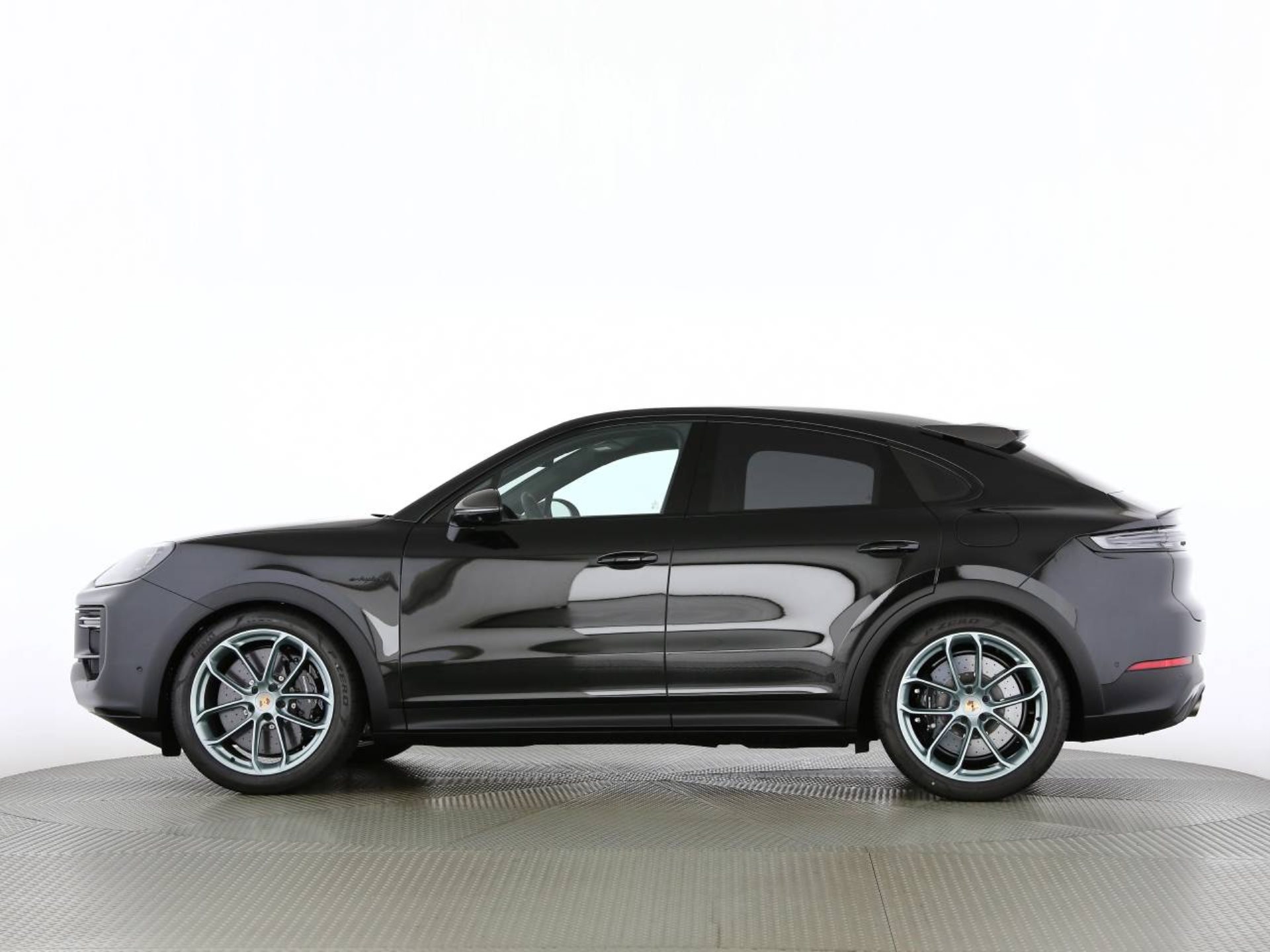 PORSCHE Cayenne Turbo E-Hybrid Coupé mit GT-Paket-image-9
