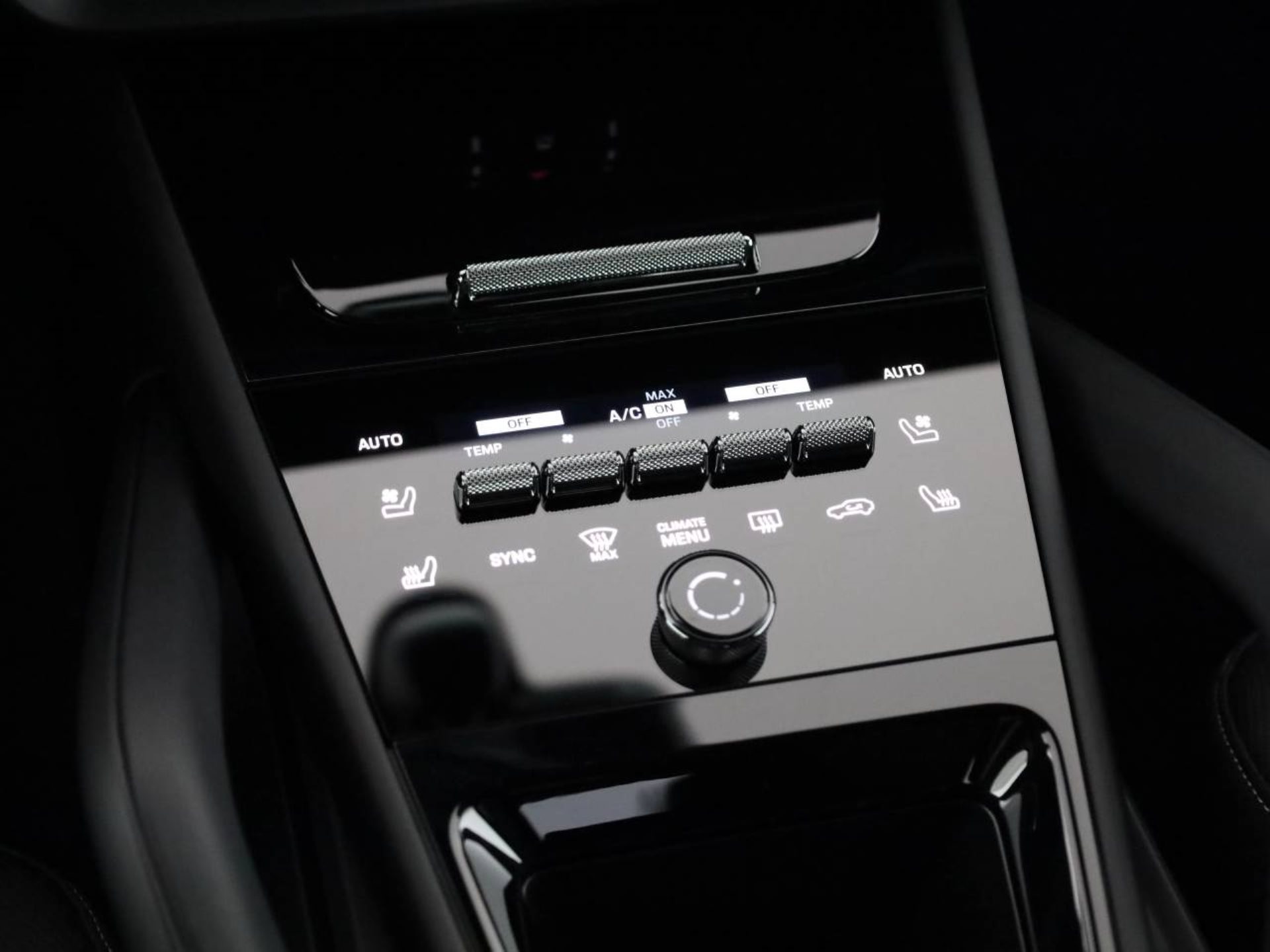 PORSCHE Cayenne Turbo E-Hybrid Coupé mit GT-Paket-image-27
