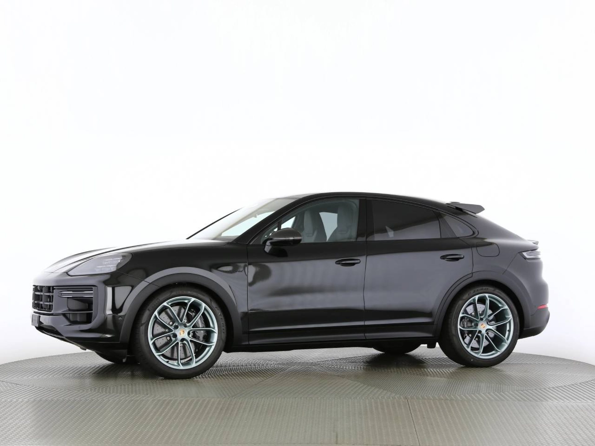 PORSCHE Cayenne Turbo E-Hybrid Coupé mit GT-Paket-image-10