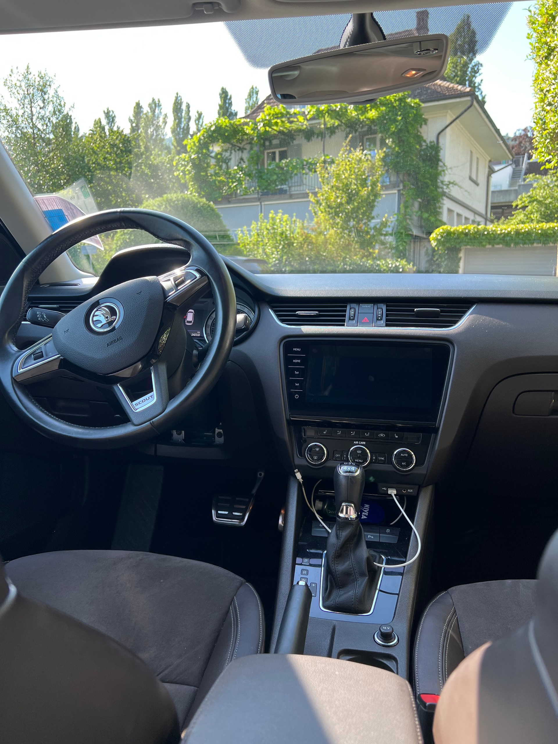 SKODA 1.8 TSI 180 4x4 DSG-image-3