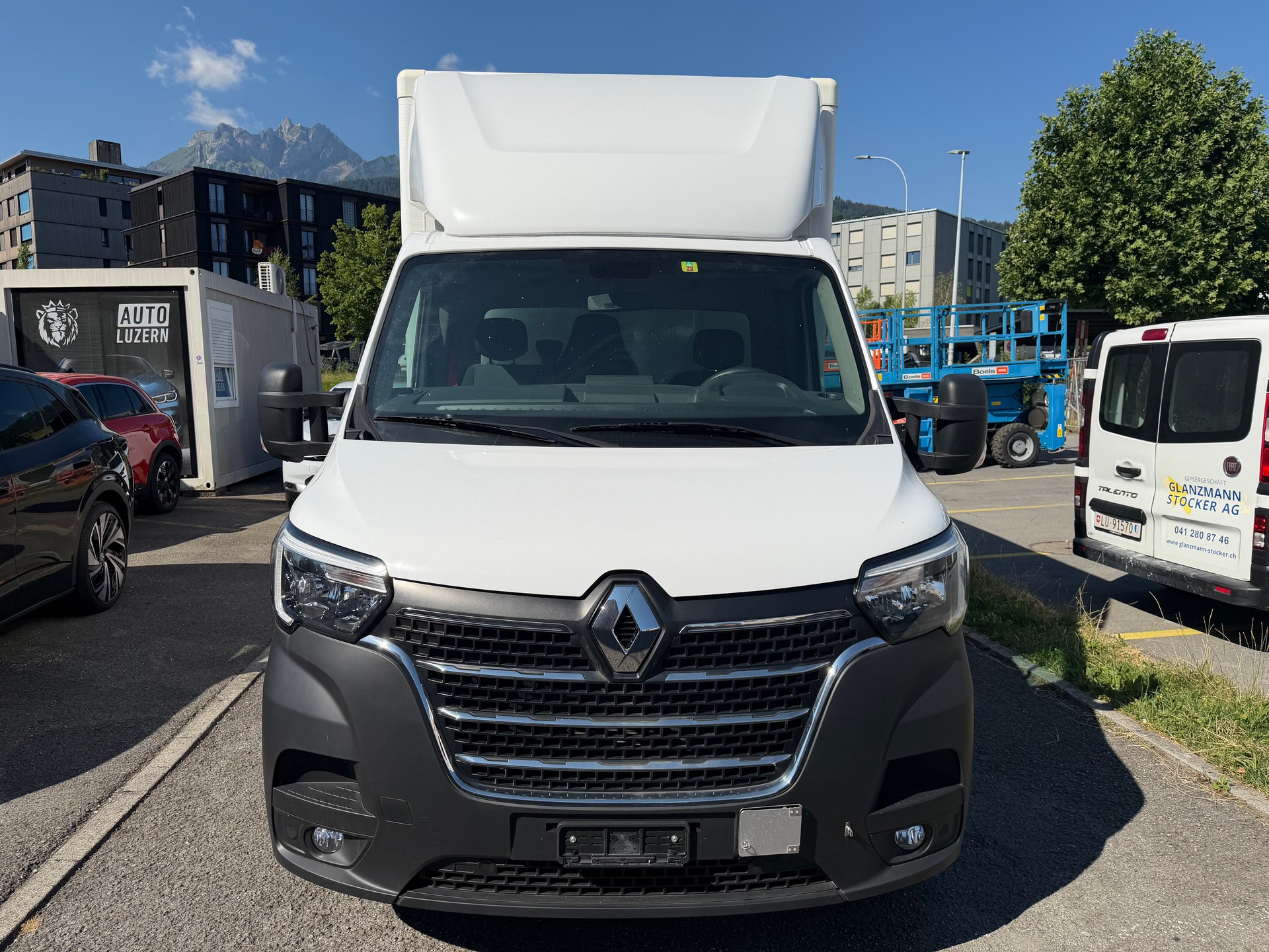 RENAULT Master E-Tech 35 EV 52kWh L2-image-1