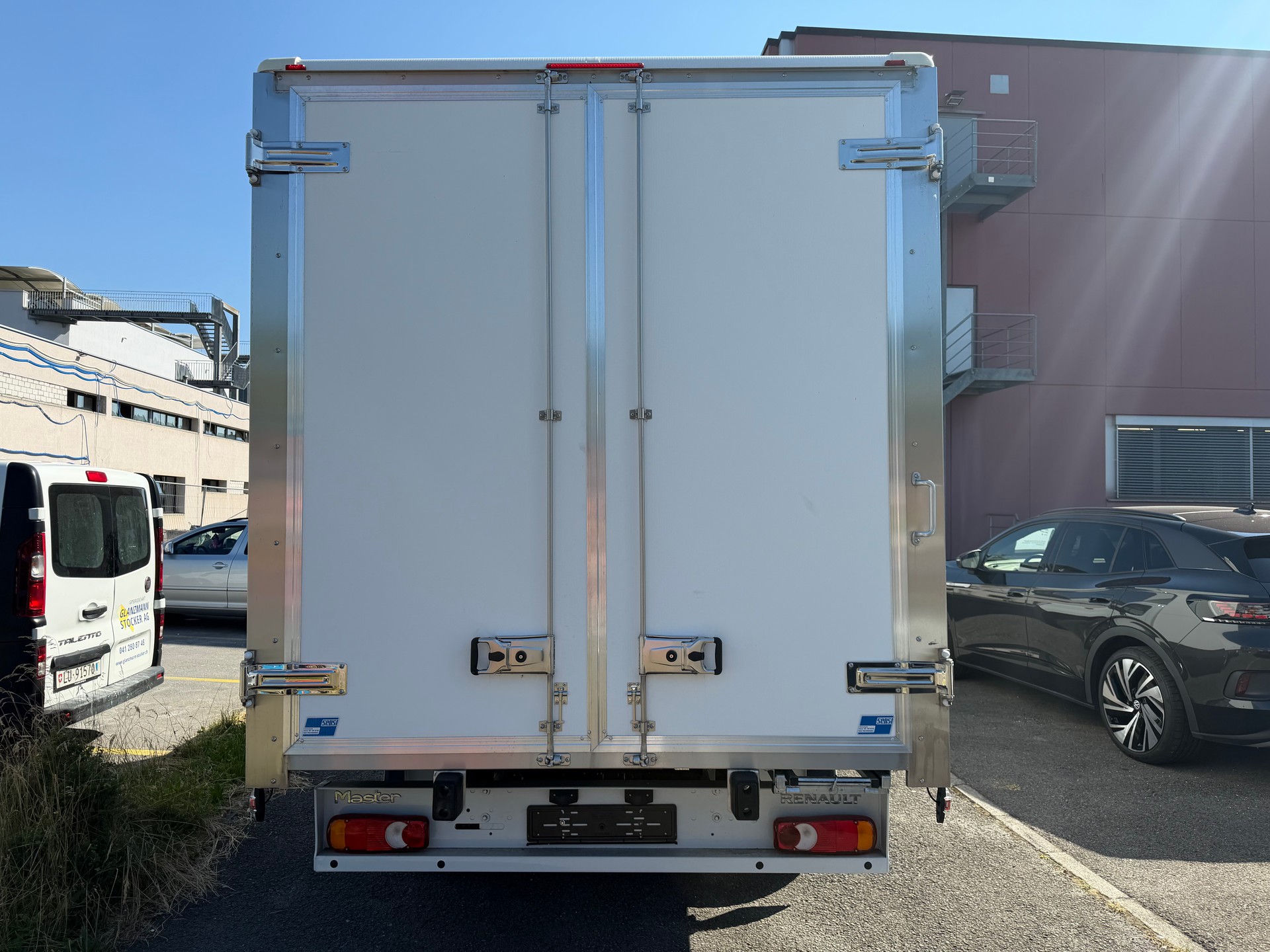 RENAULT Master E-Tech 35 EV 52kWh L2-image-4