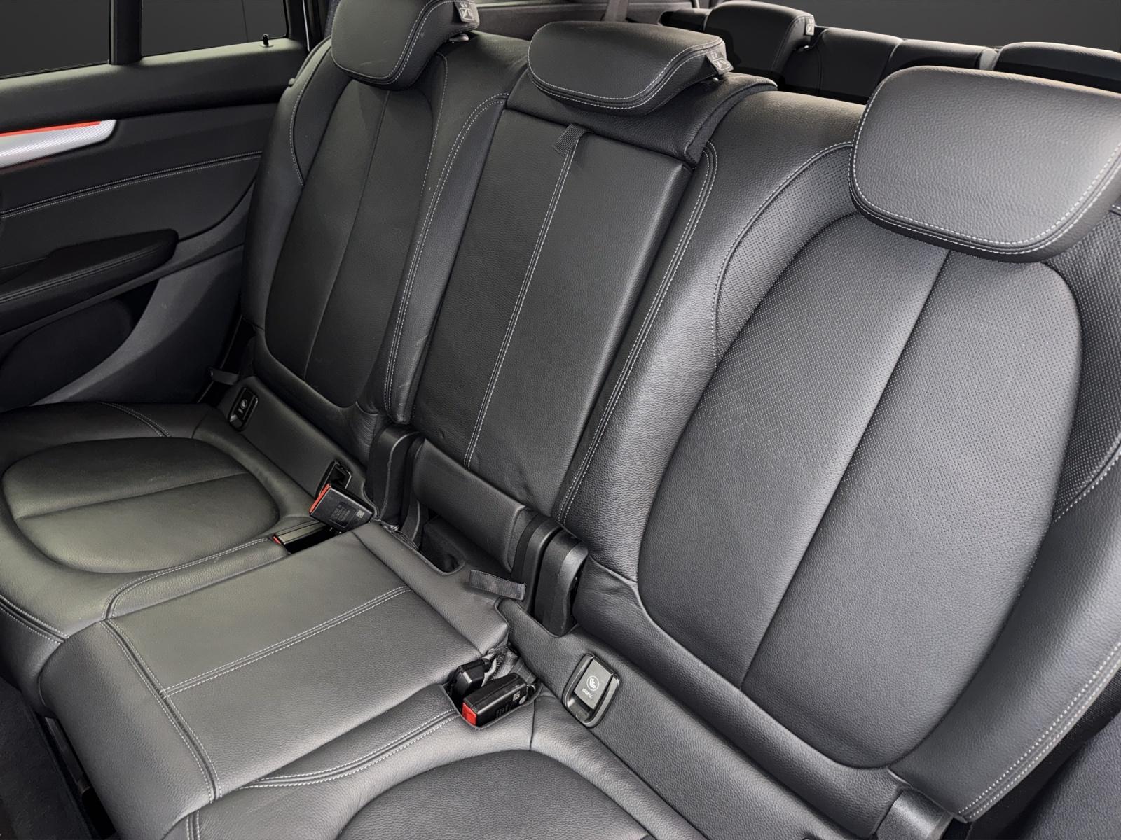 BMW 218d xDrive Gran Tourer M SPORT-image-15