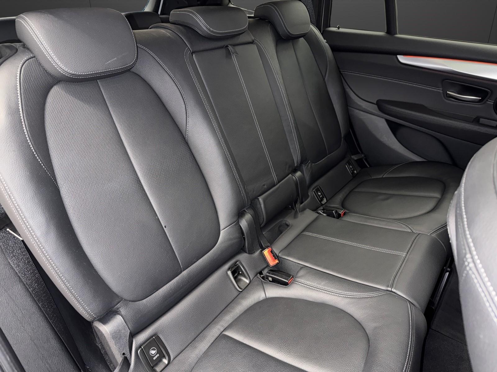 BMW 218d xDrive Gran Tourer M SPORT-image-18