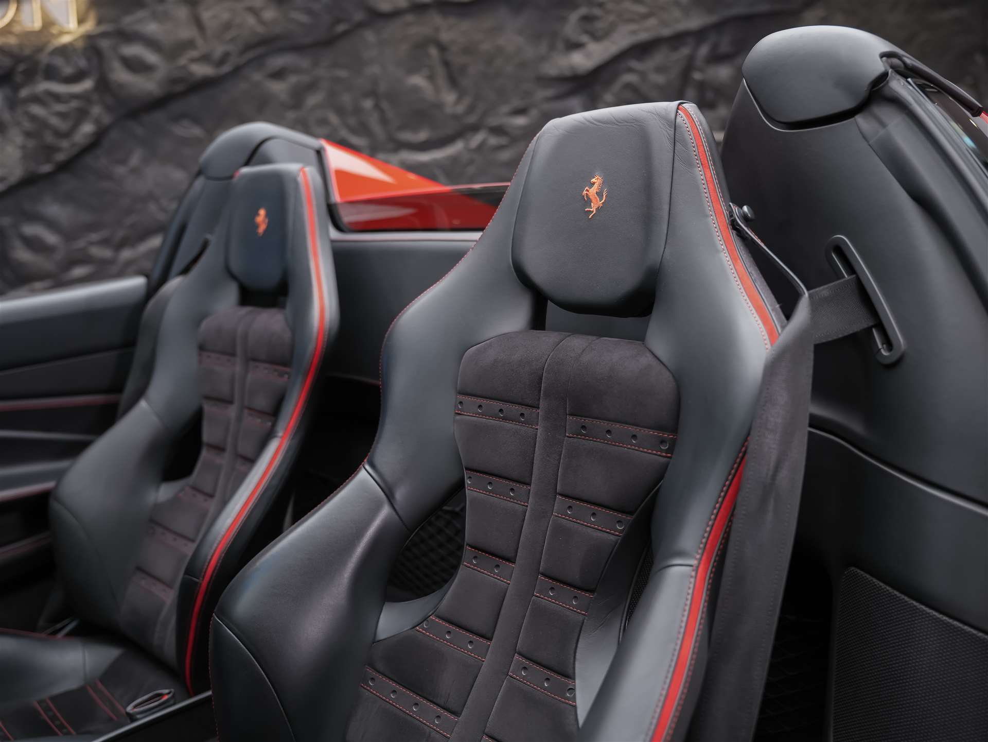 FERRARI F8 Spider *CH-Auto*Gratisservice* Ferrari Garantie*-image-15