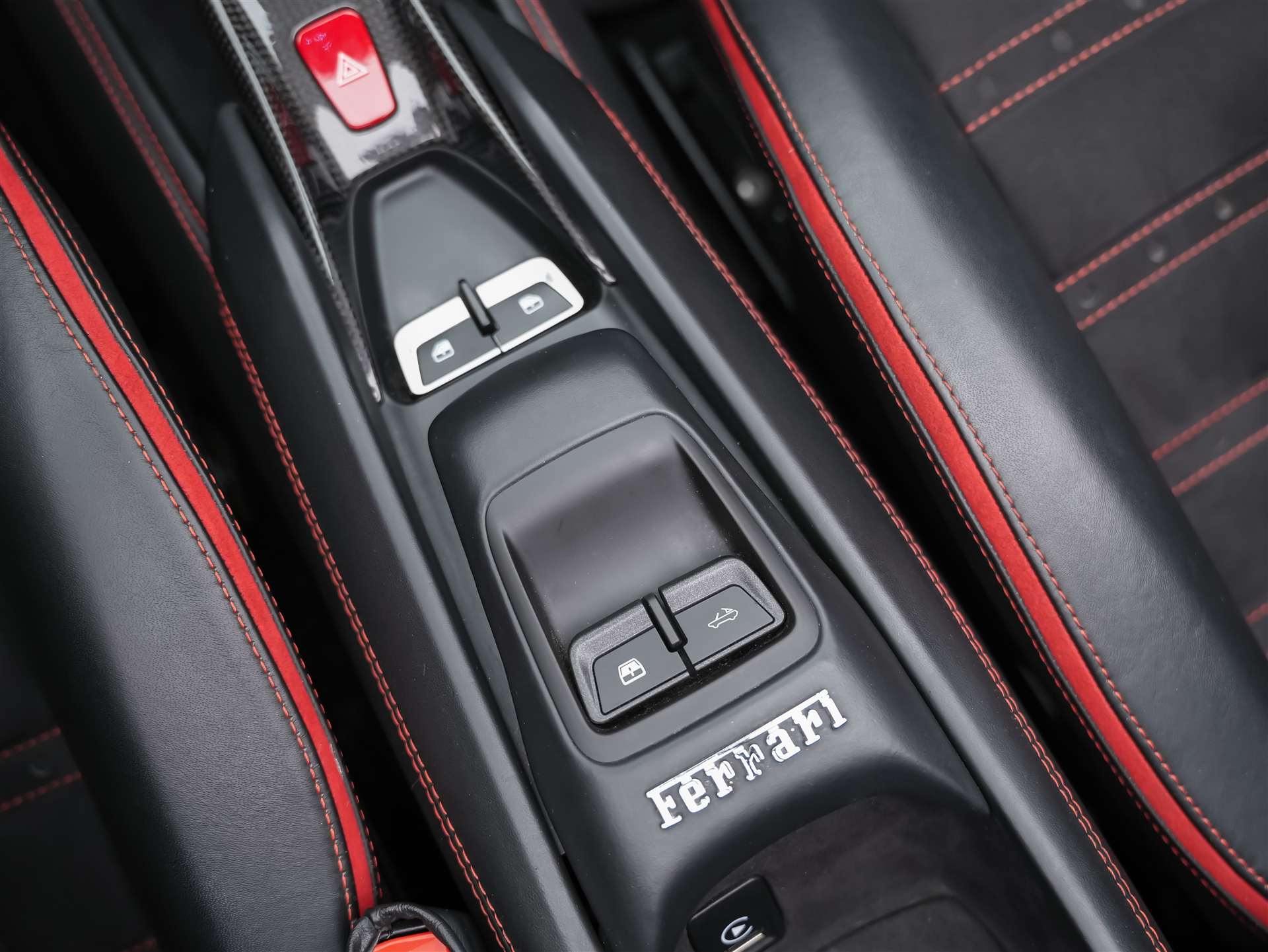 FERRARI F8 Spider *CH-Auto*Gratisservice* Ferrari Garantie*-image-30