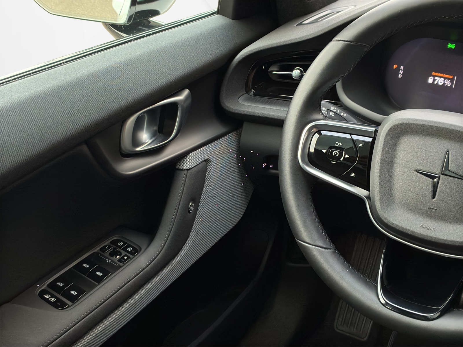 POLESTAR 2 Long Range Dual Motor-image-16