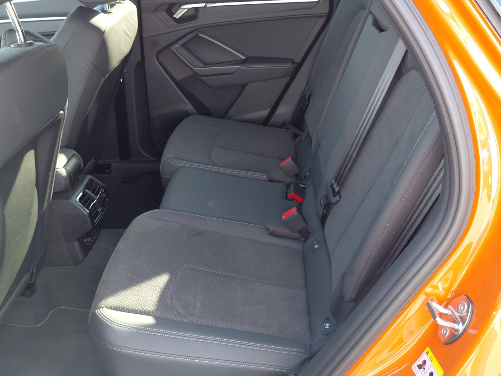 AUDI Q3 Sportback 35 TFSI S line Attraction S-tronic-image-11