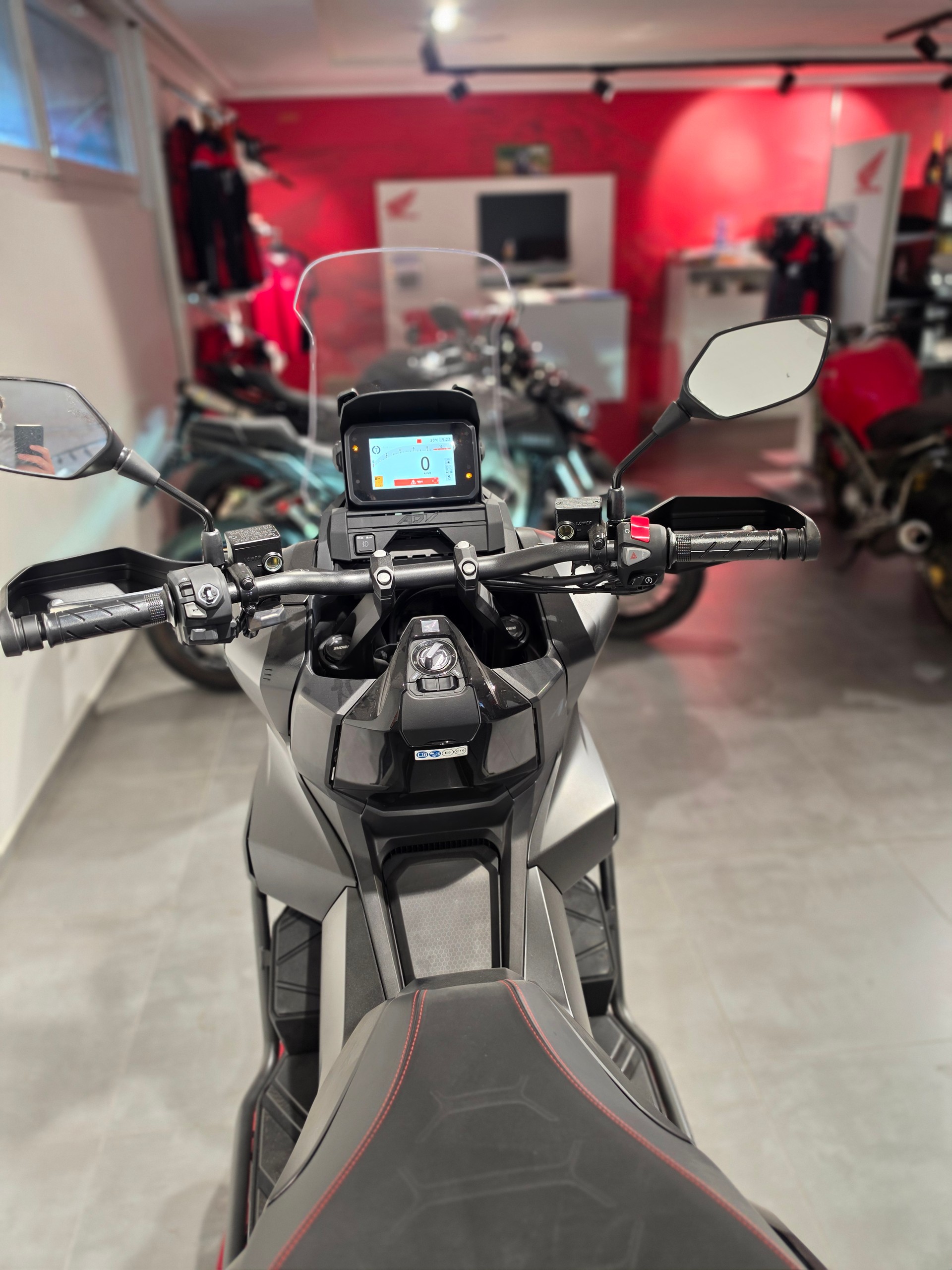 HONDA ADV 350-image-6