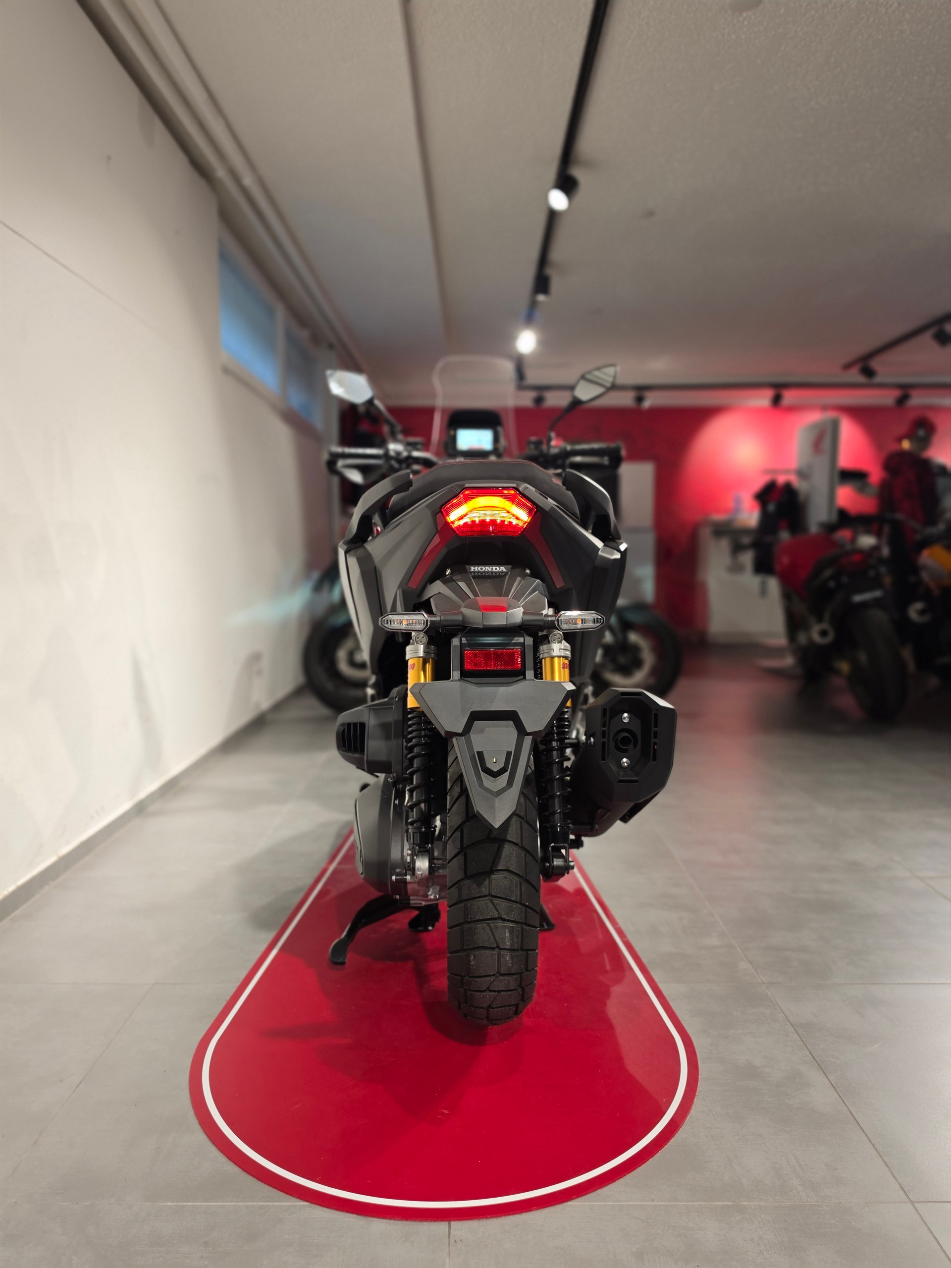 HONDA ADV 350-image-8