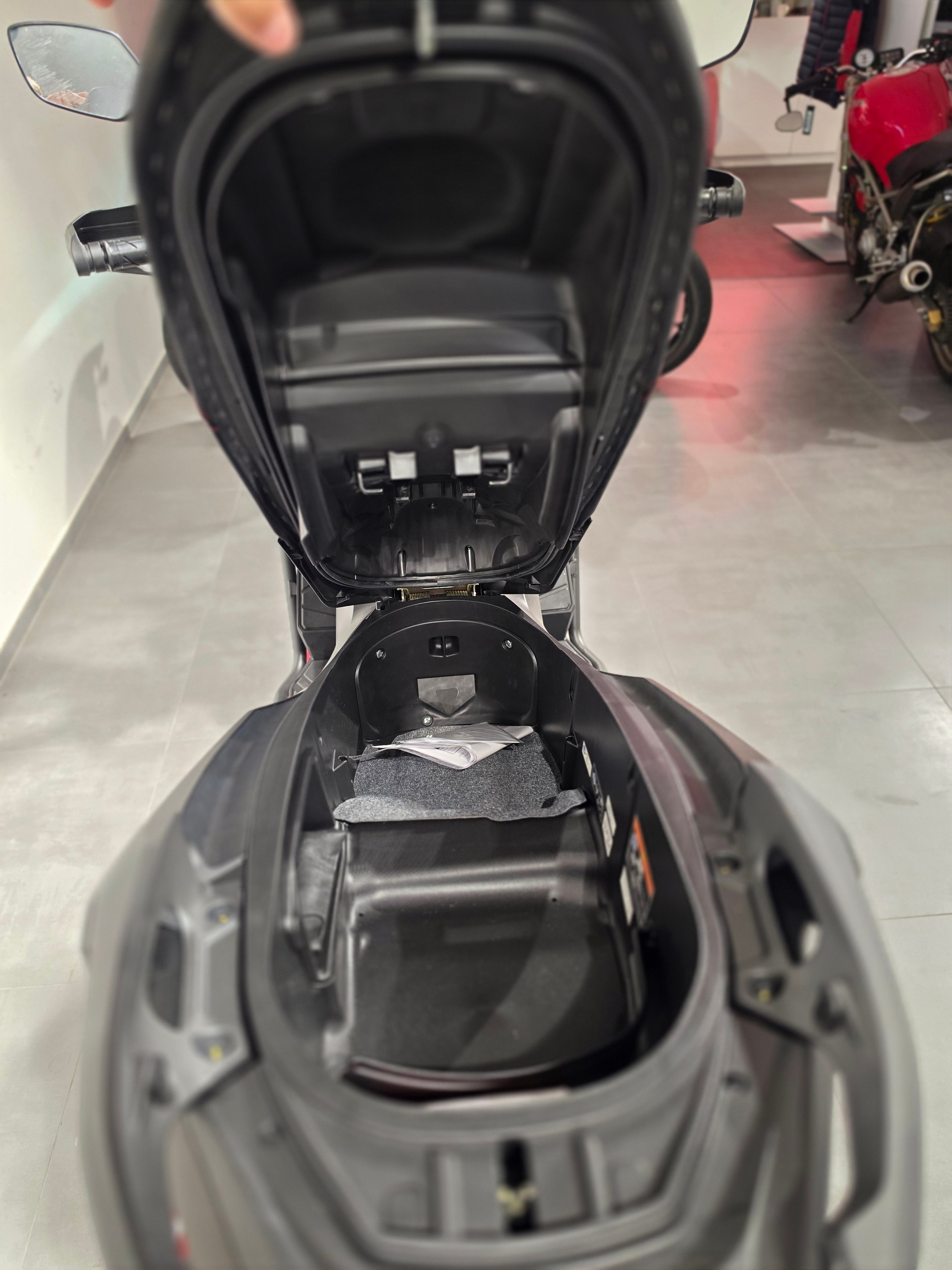 HONDA ADV 350-image-10