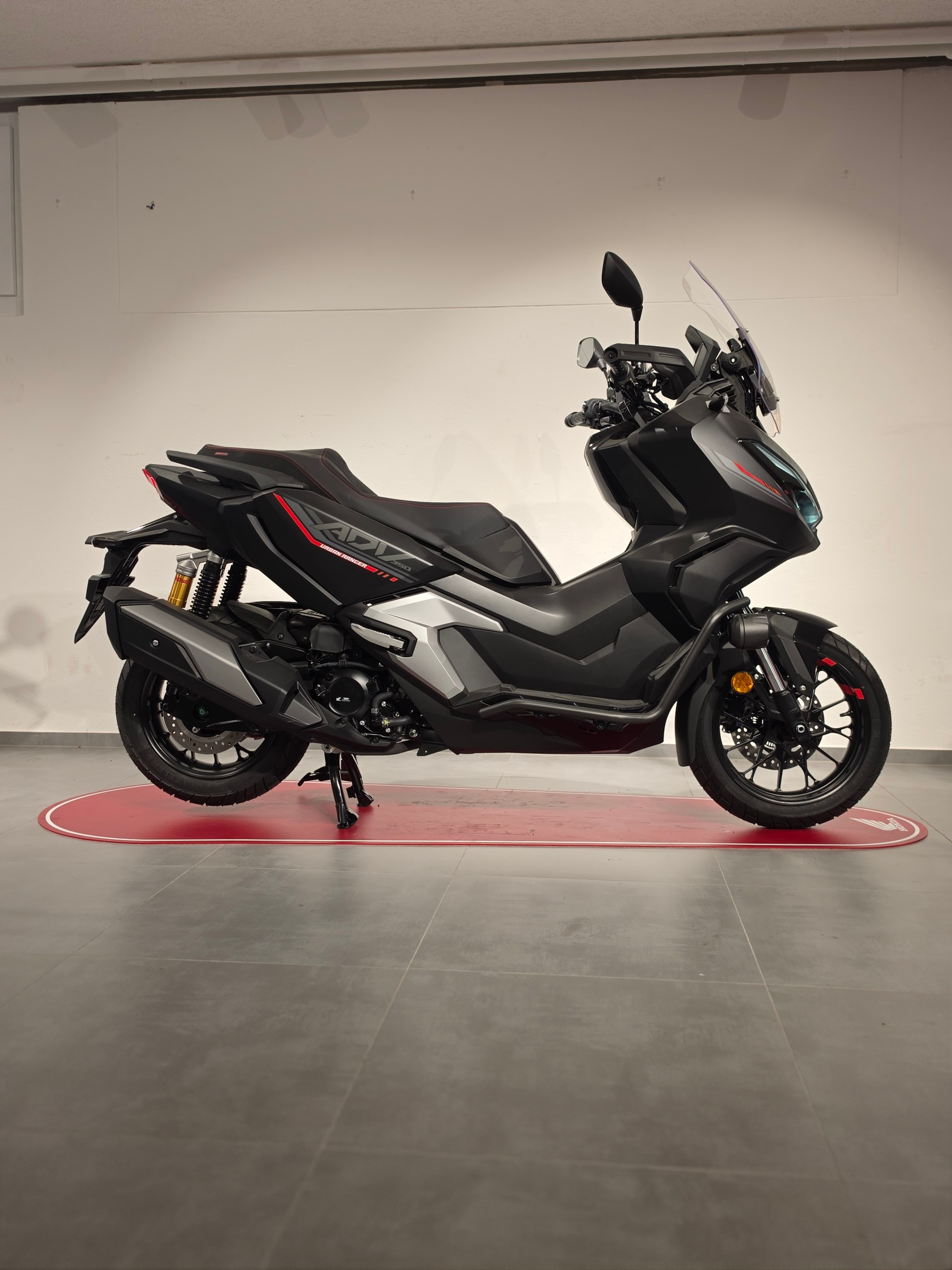 HONDA ADV 350