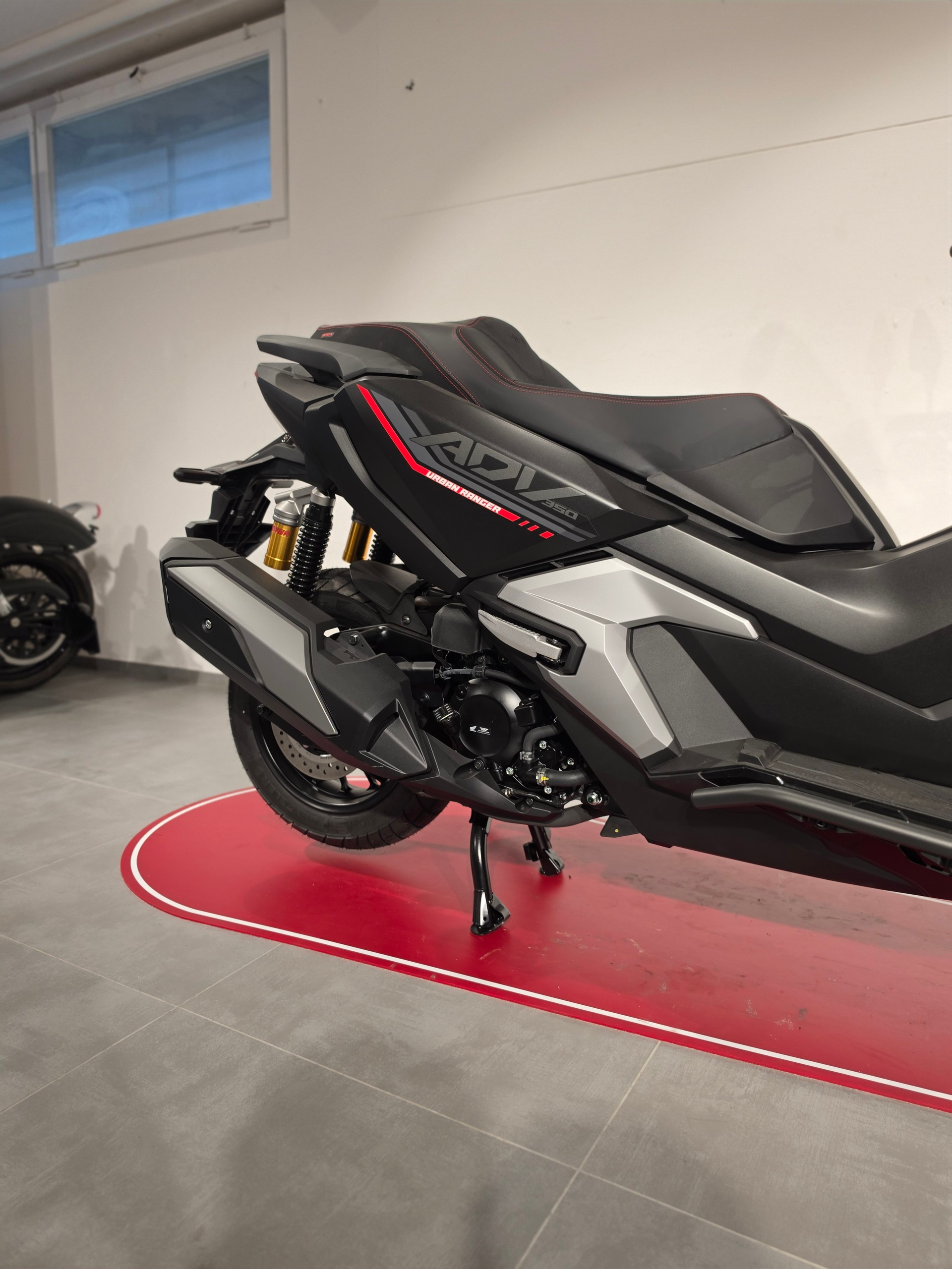 HONDA ADV 350-image-4